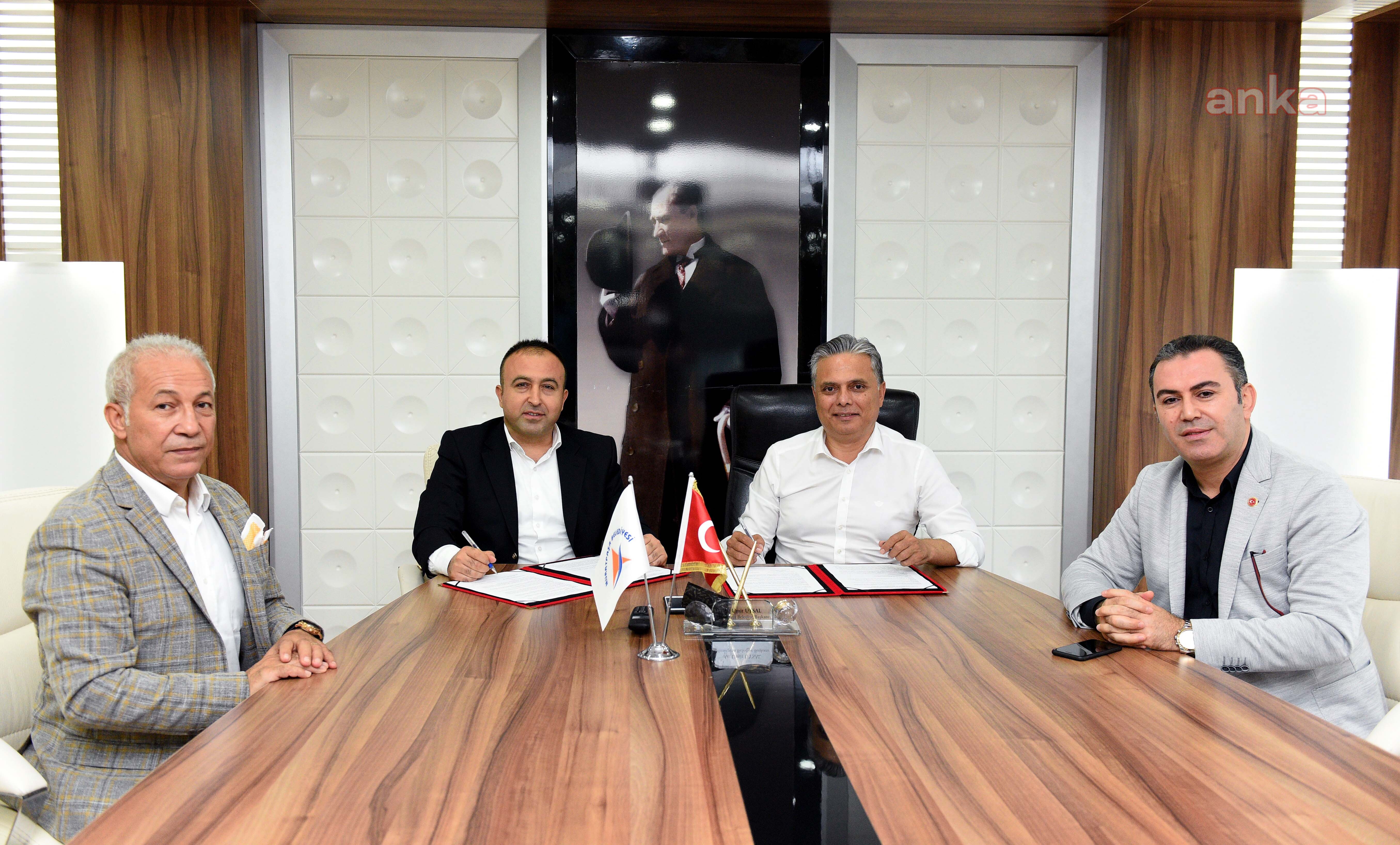 MURATPAŞA'DA TAKSİ DURAKLARI TEK TİP OLUYOR