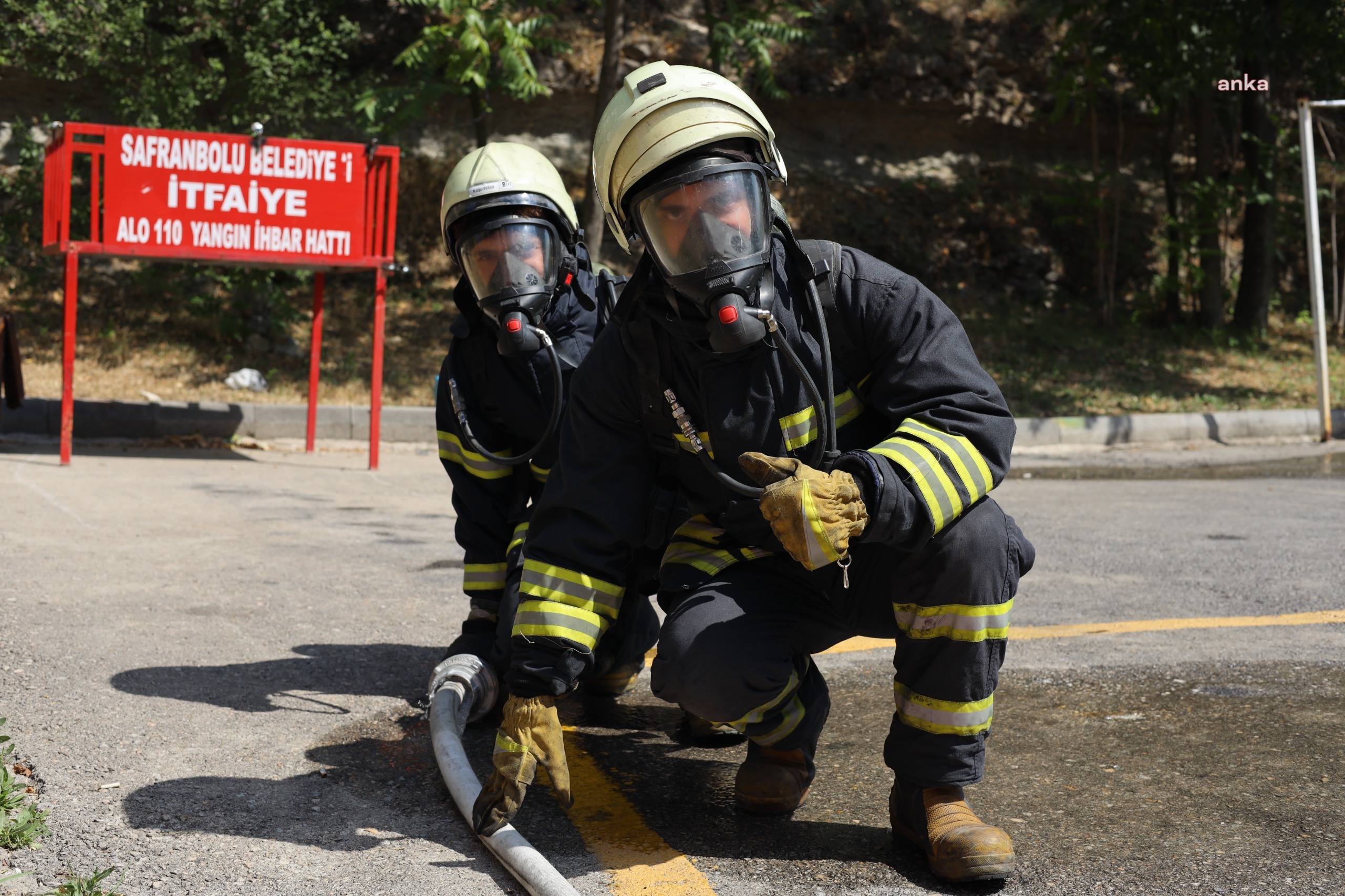Safranbolu Belediyesi stajyer itfaiyeciler için tatbikat düzenledi