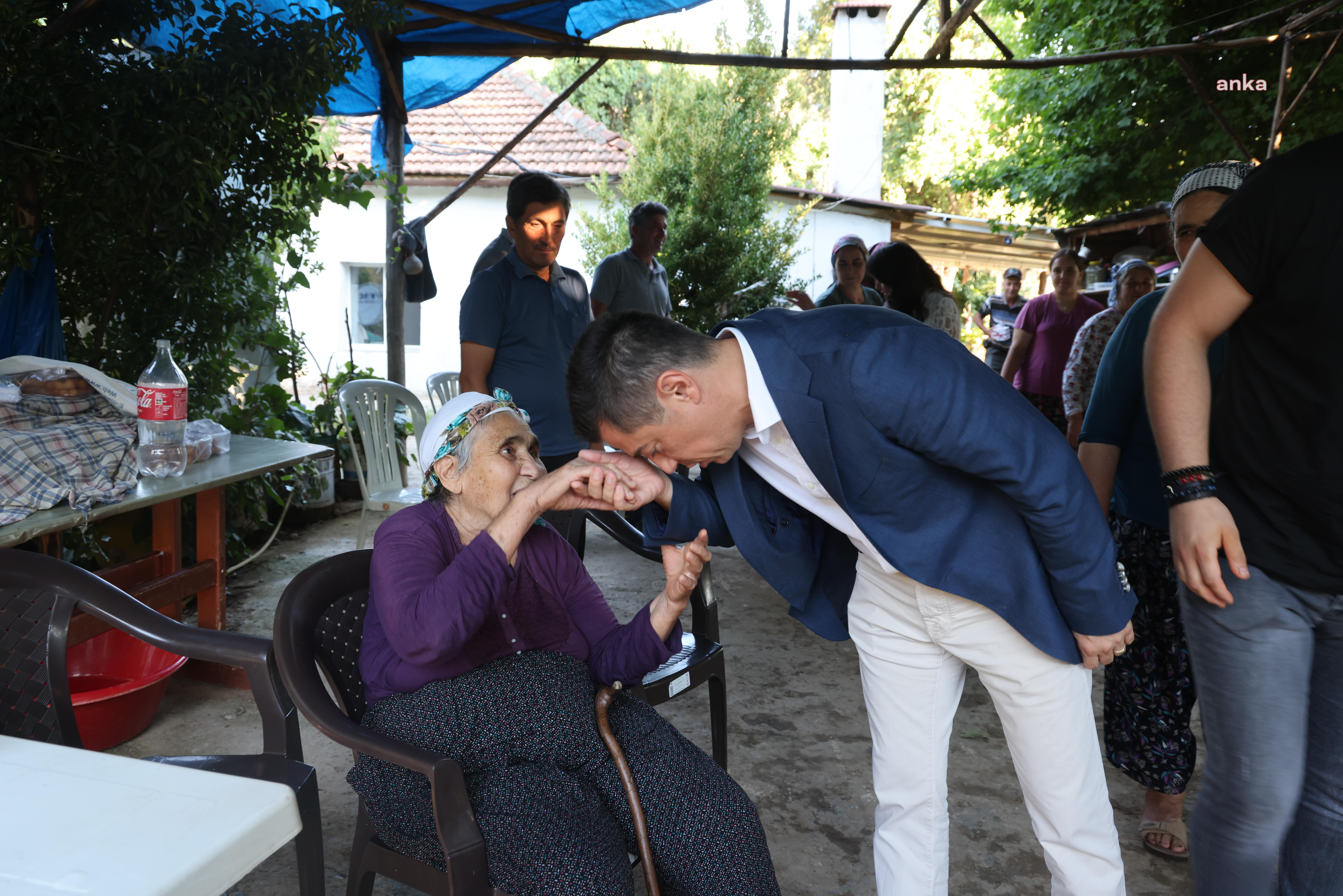 Marmaris Belediye Başkanı Ünlü, orman yangınında hayatını kaybeden Görkem Hasdemir ve Şahin Akdemir’in ailelerini ziyaret etti