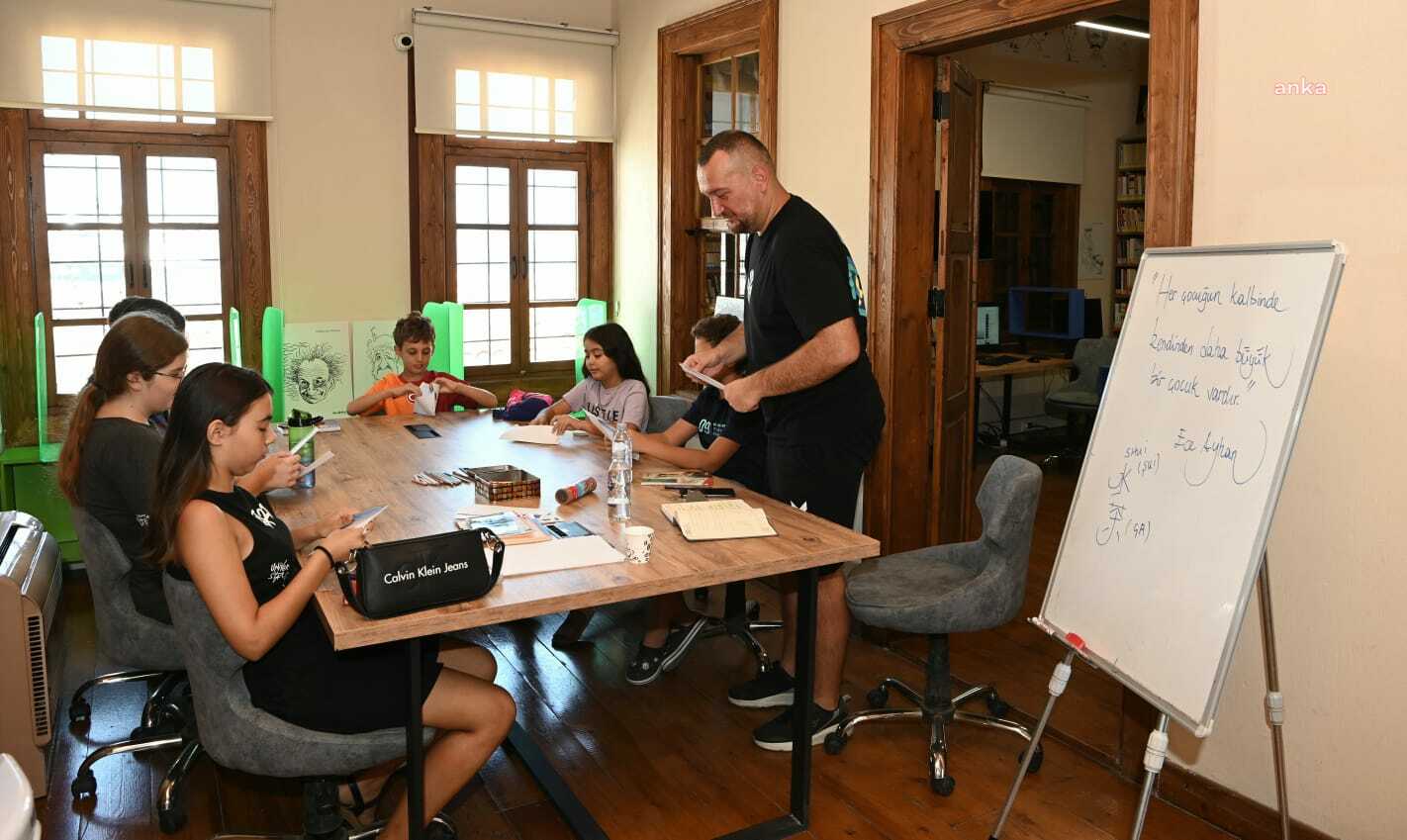 Kuşadası'nda çocuklar, şiirin büyülü dünyası ile tanıştı