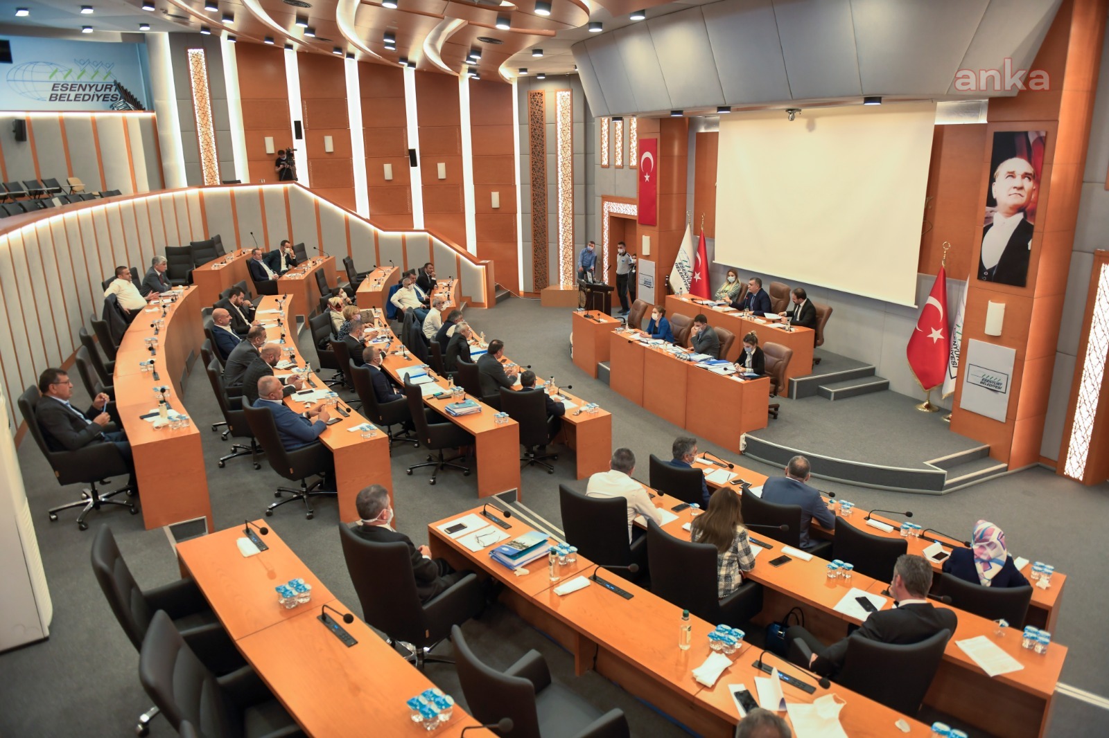 BAŞKAN BOZKURT: "ESENYURTLUNUN HAKKINI KİMSEYE YEDİRMEYECEĞİM"