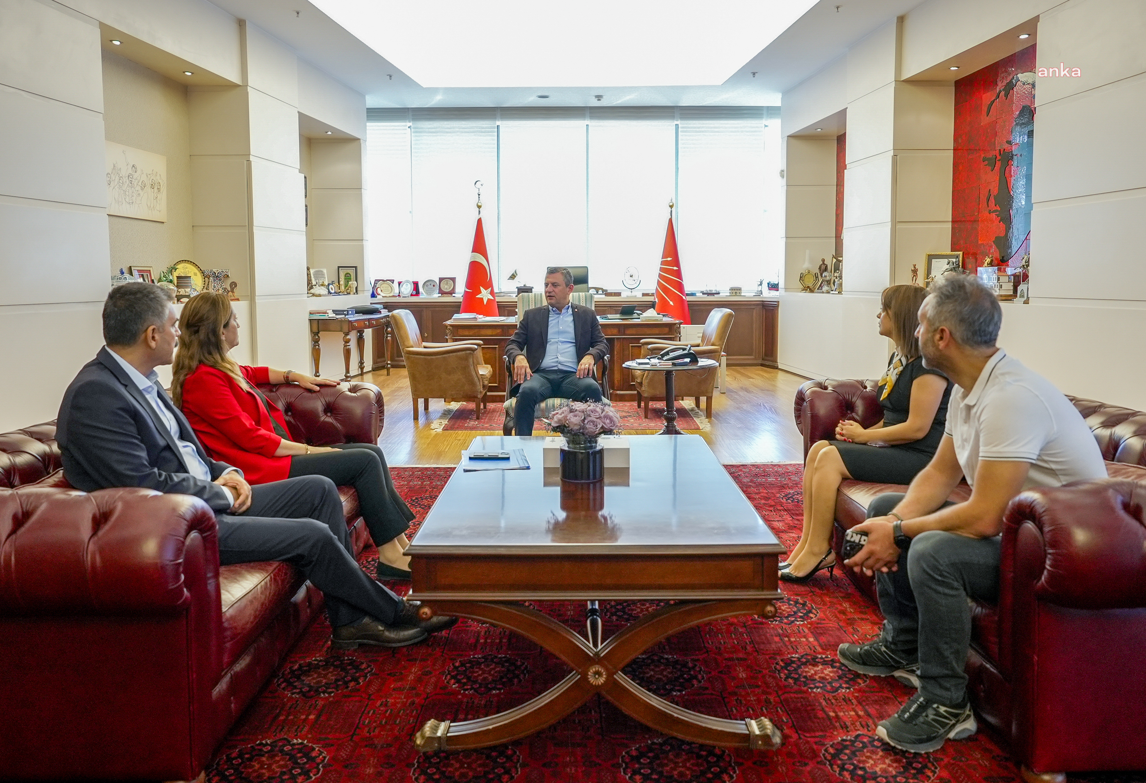 Özgür Özel, Arzu Çerkezoğlu ile görüştü