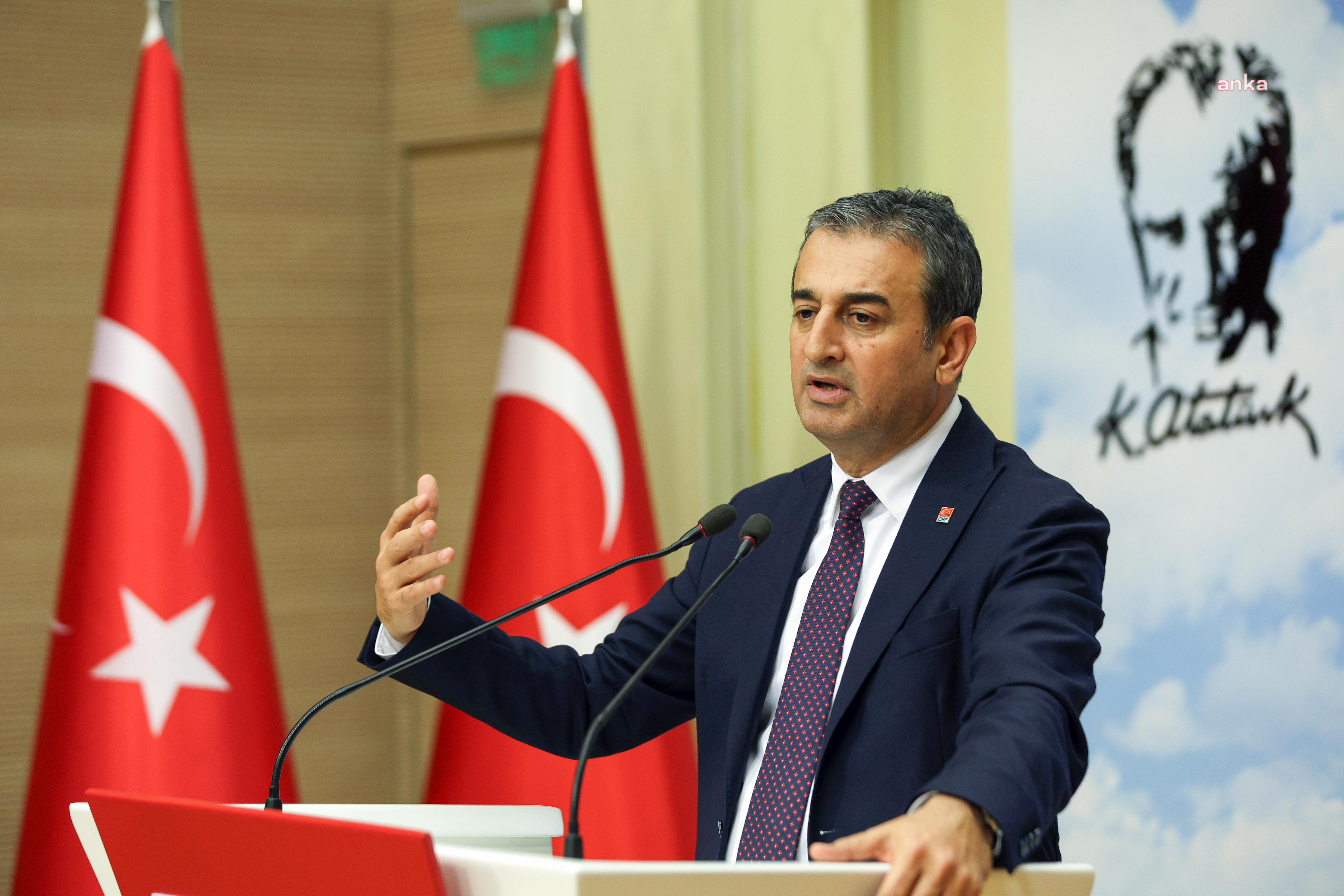 Burhanettin Bulut: "Adanalıya rağmen havalimanını kapatanlar bu şehre en büyük kötülüğü, en büyük ihaneti yapar"