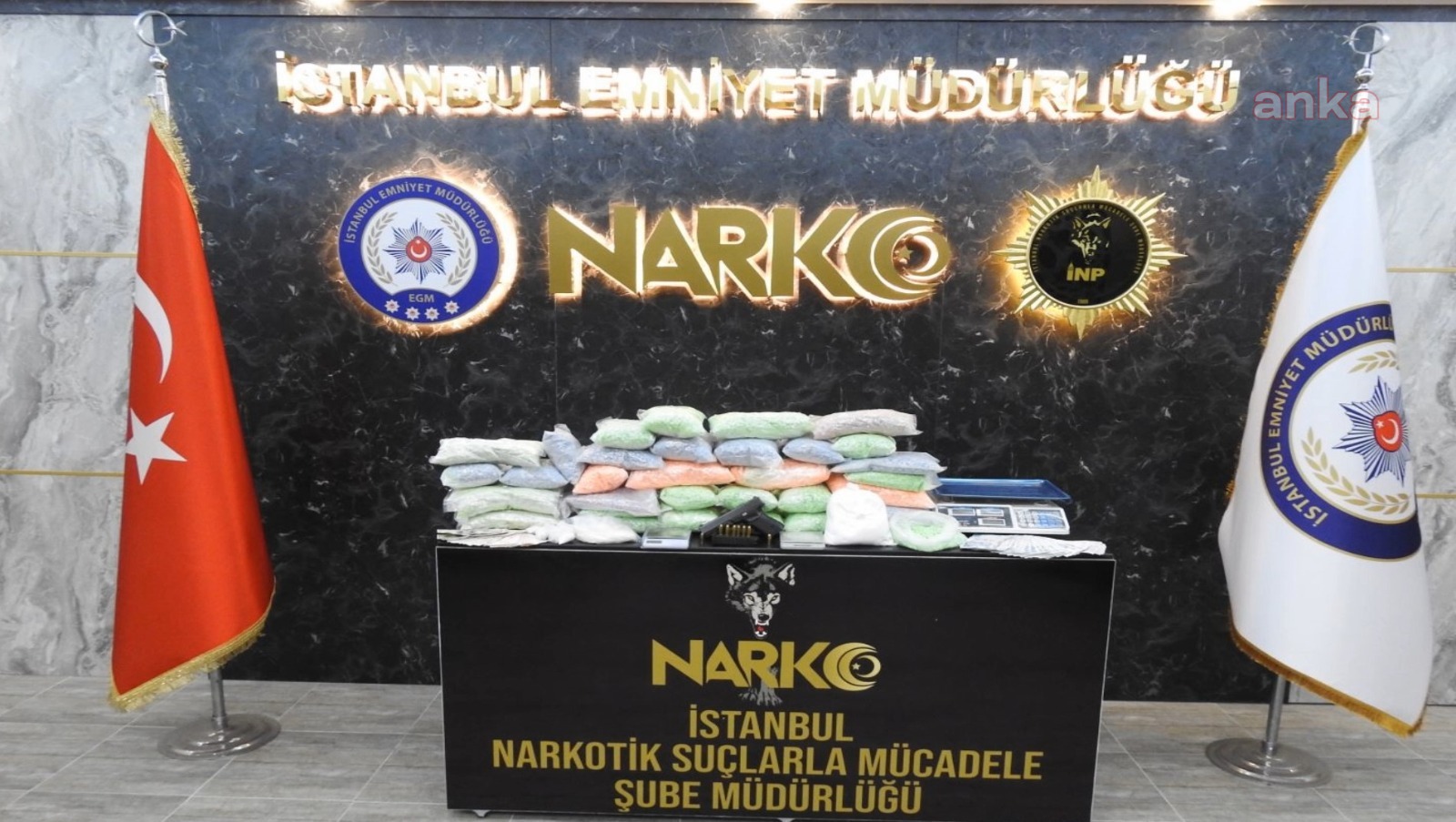 İSTANBUL'DA 150 BİN ADET UYUŞTURUCU HAP ELE GEÇİRİLDİ