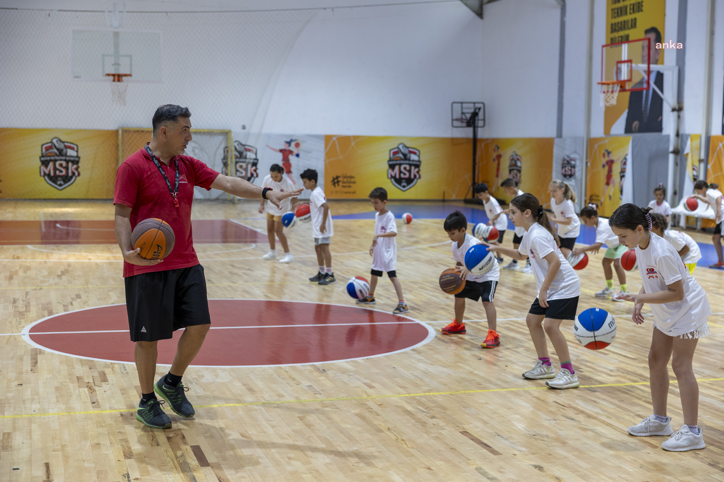 Mersin Büyükşehir’in basketbol kurslarına yaz döneminde de yoğun ilgi