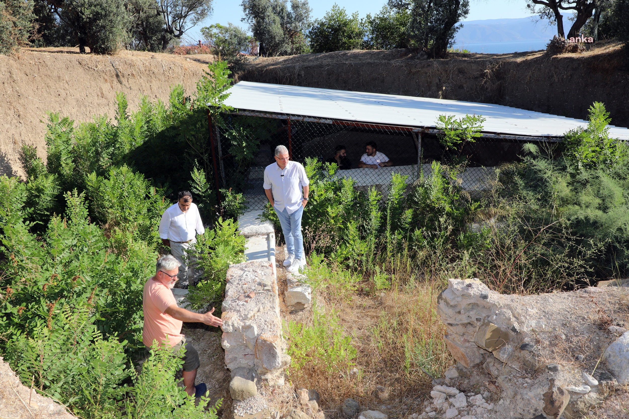 Mudanya Belediye Başkanı Dalgıç, Myrleia Antik Kenti'ndeki kazı çalışmalarını yerinde inceledi
