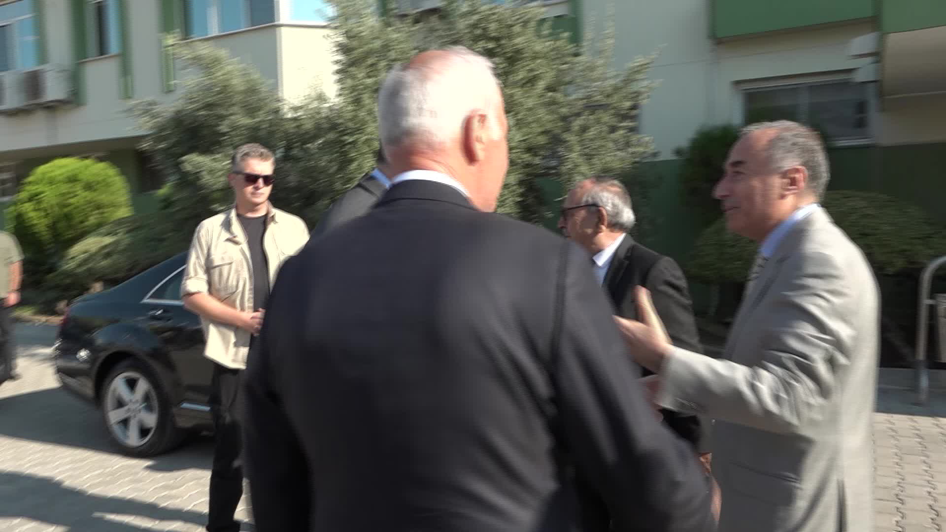İzmir Büyükşehir Belediye Başkanı Tugay Tariş'i ziyaret etti