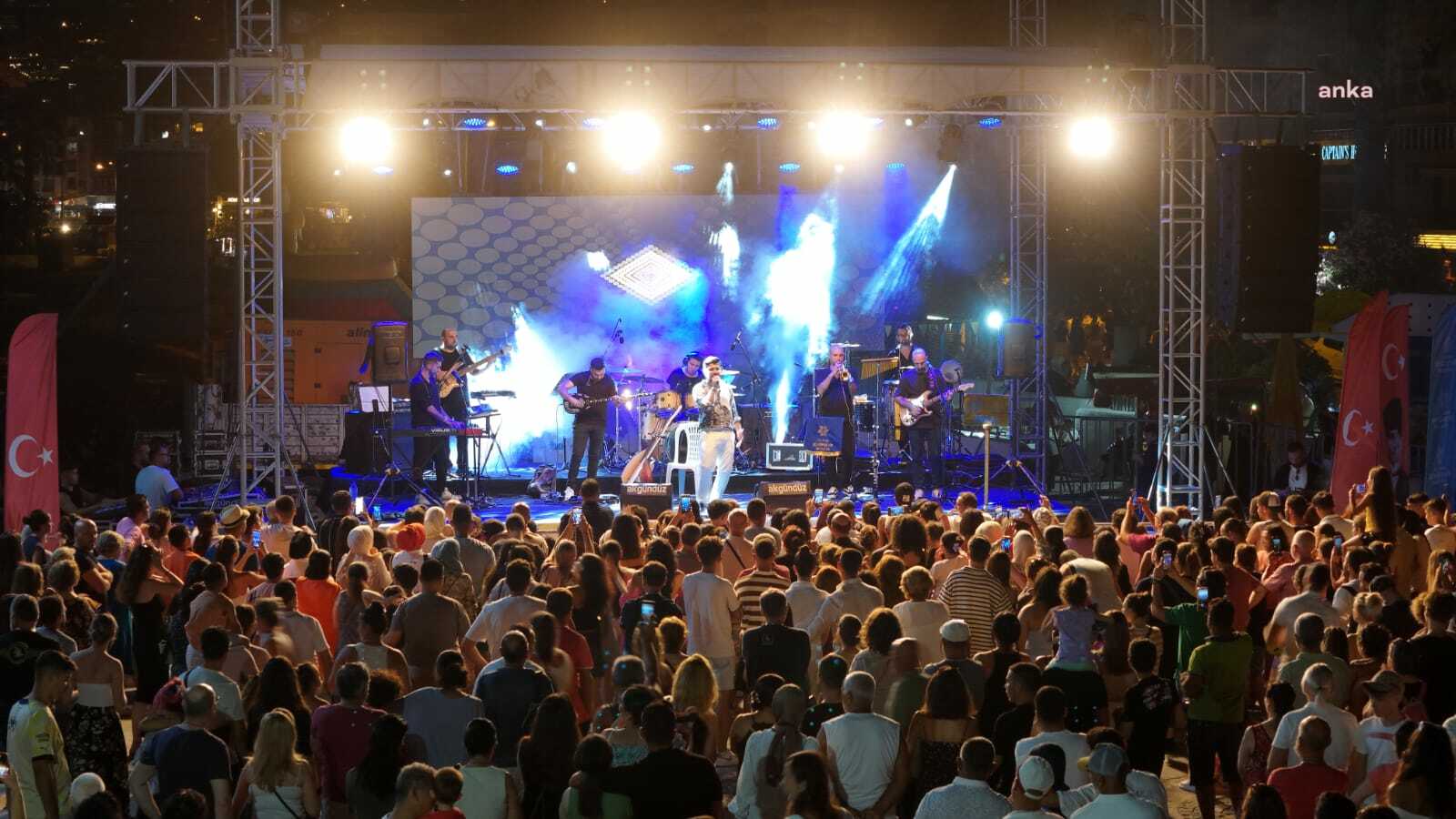 Aydın Büyükşehir'den Kuşadası'nda yaz konseri
