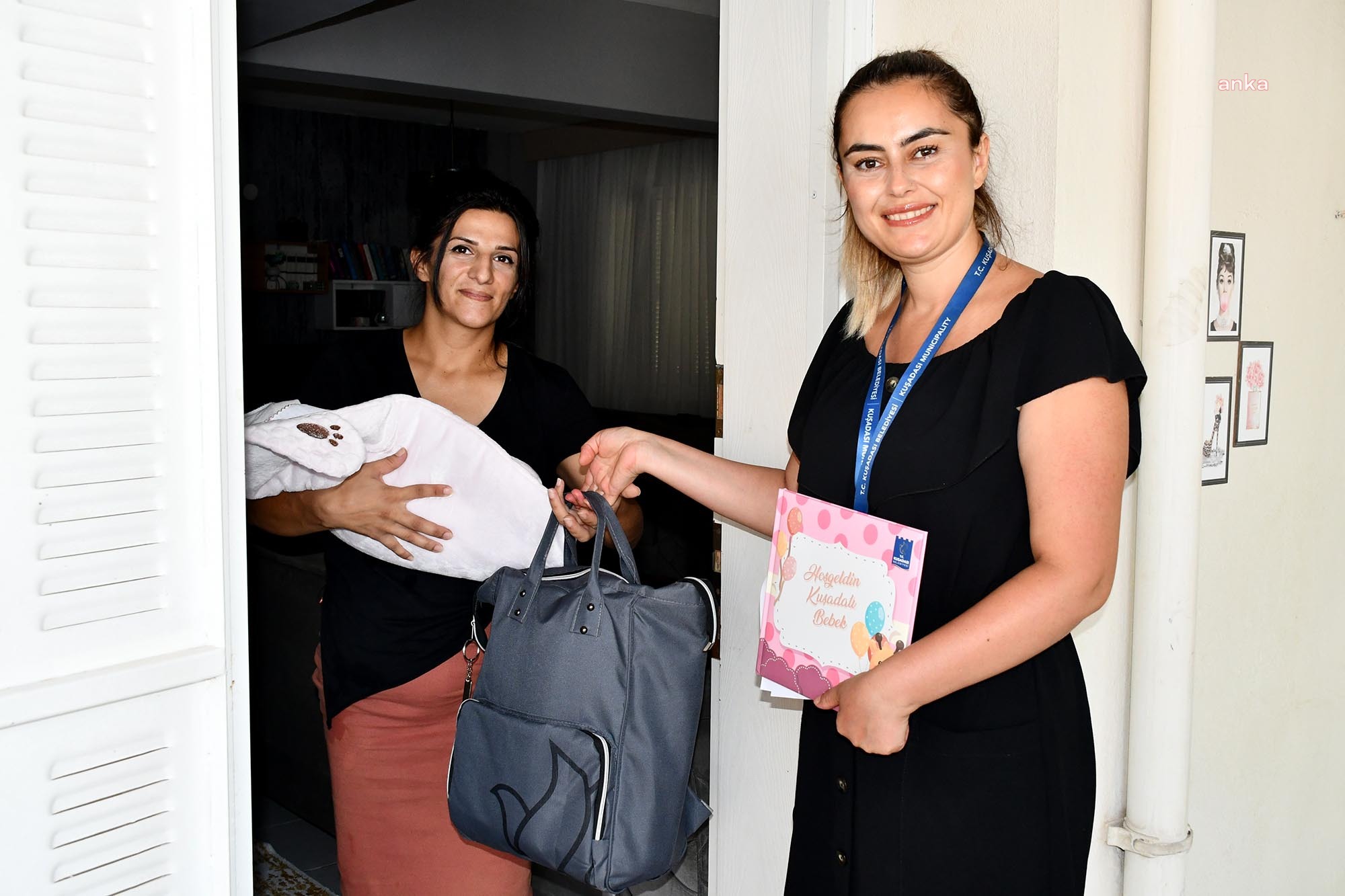 Kuşadası Belediyesi'nden 200 bebeğe 'Hoş Geldin' ziyareti