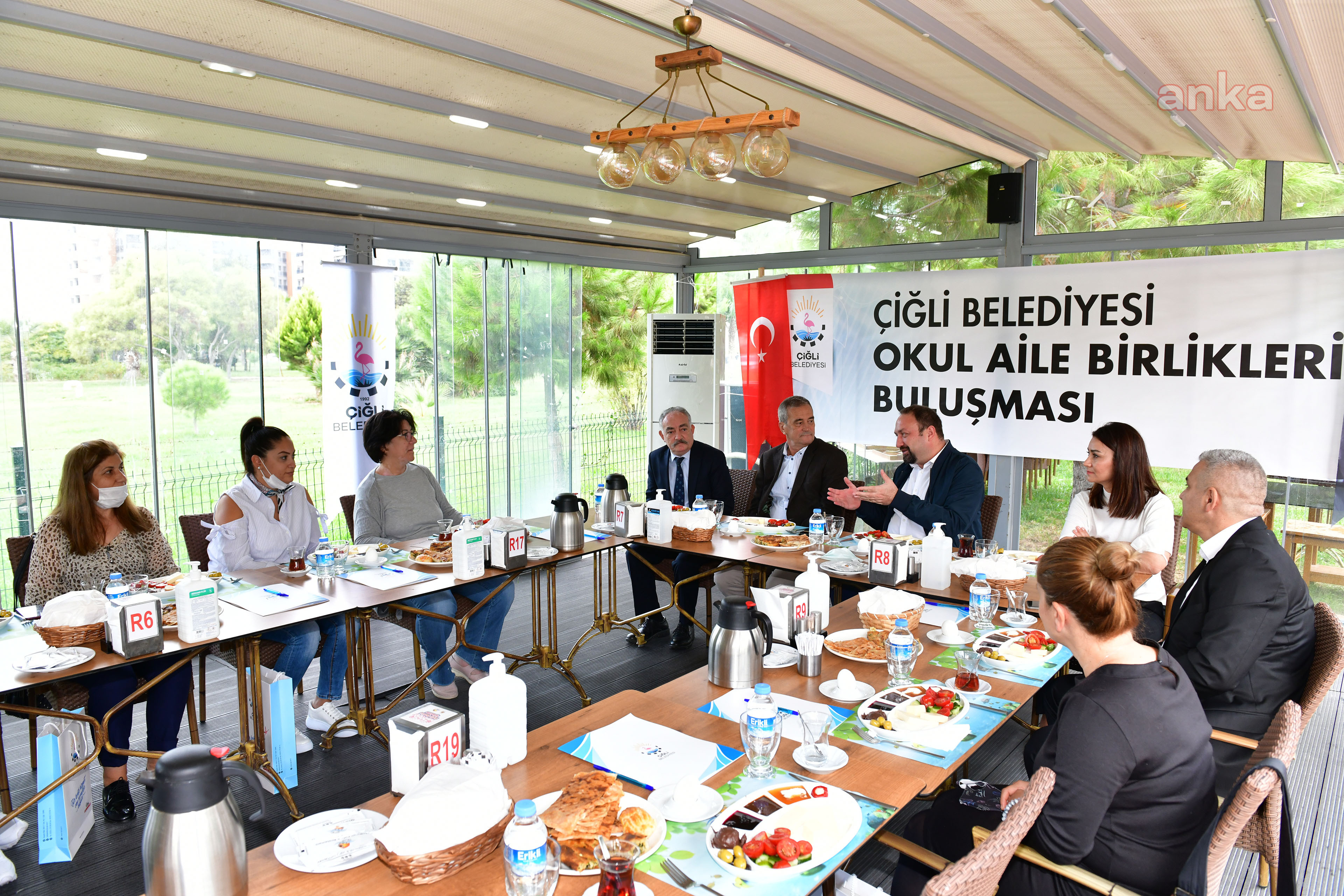 ÇİĞLİ BELEDİYE BAŞKANI GÜMRÜKÇÜ, OKUL AİLE BİRLİĞİ BAŞKANLARI İLE BULUŞTU