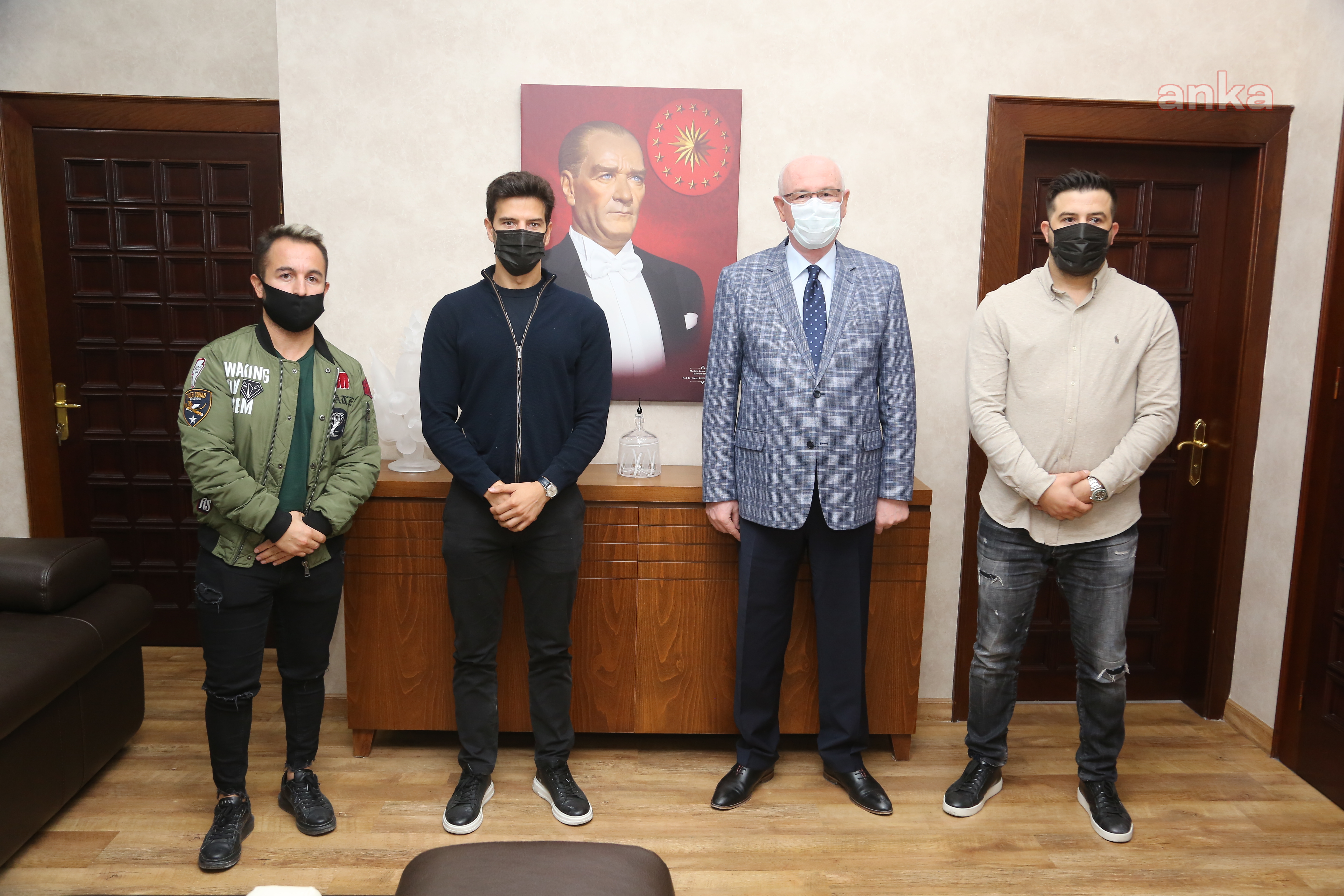 BELÇİKALI İŞ İNSANLARINDAN ODUNPAZARI BELEDİYE BAŞKANI KURT'A ZİYARET