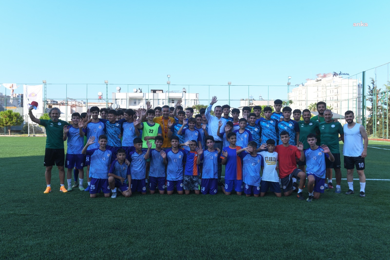 Mersin Yenişehir Belediye Başkanı Özyiğit, şampiyon sporcularla buluştu