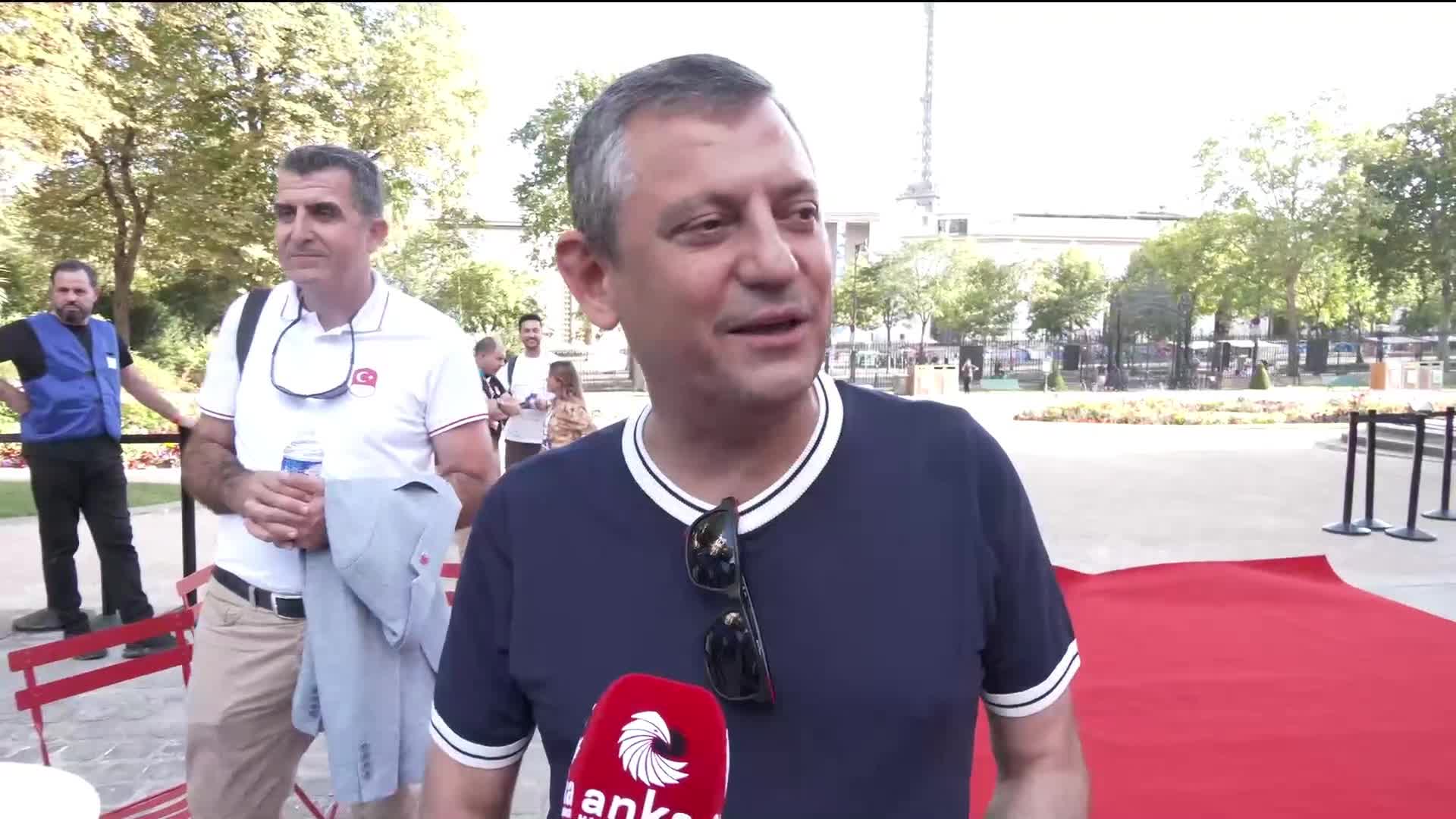 Özgür Özel: "Sağ yanımda Mansur Yavaş, sol yanımda Ekrem İmamoğlu olduktan sonra bu takımı kimse yenemez"