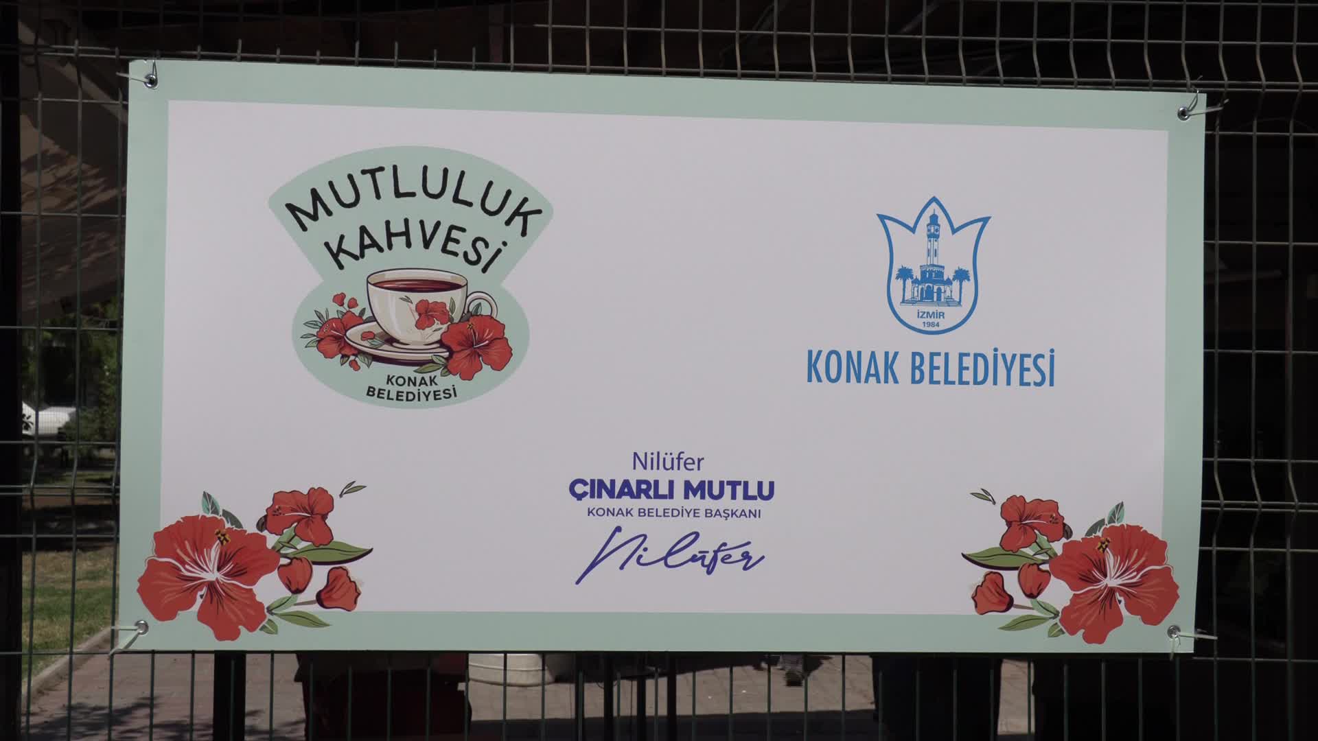 Konak'ta Mutluluk Kahvesi'nin ikinci şubesi açıldı