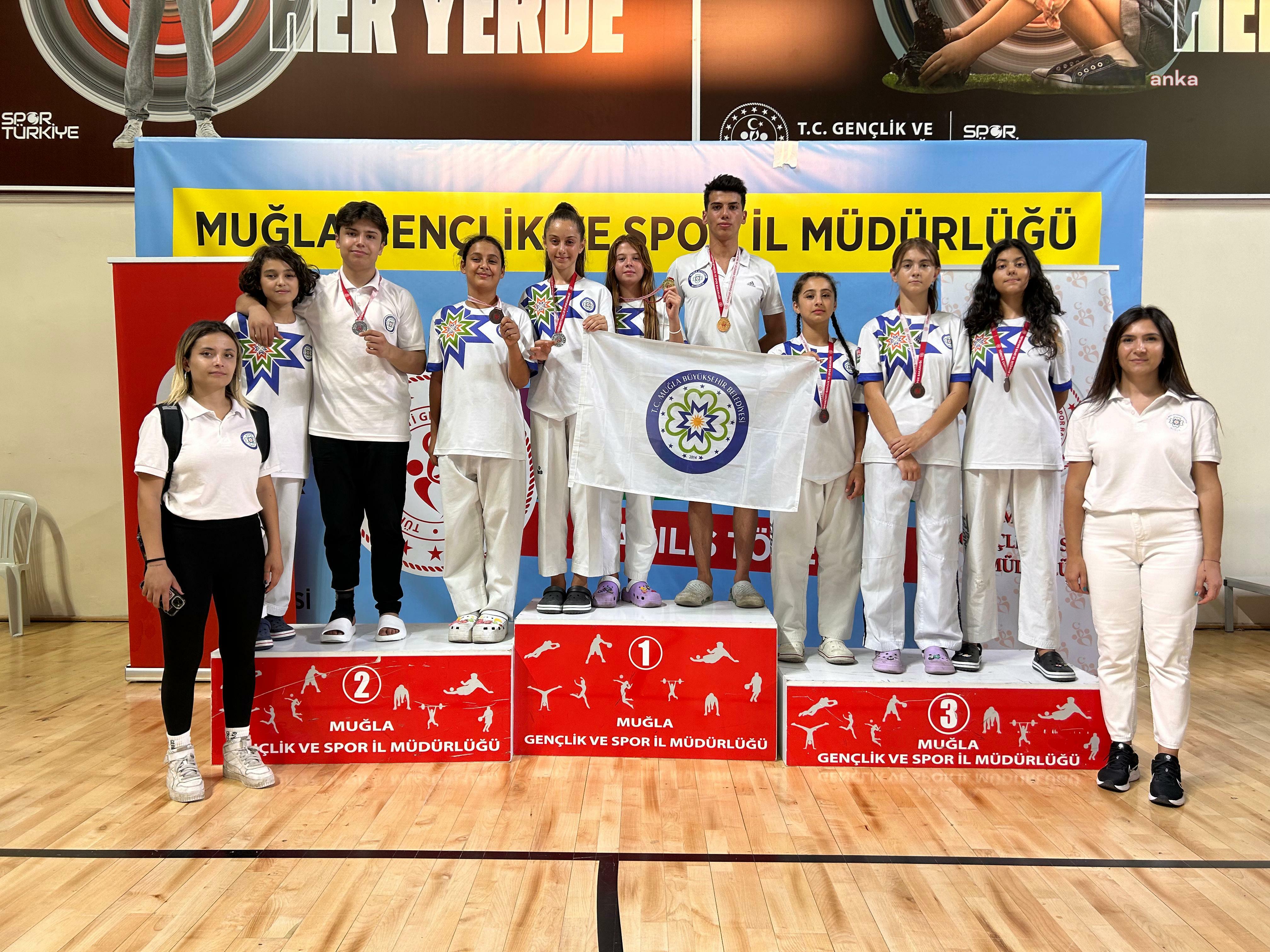 Muğla Büyükşehir sporcularından tekvando şampiyonalarında büyük başarı