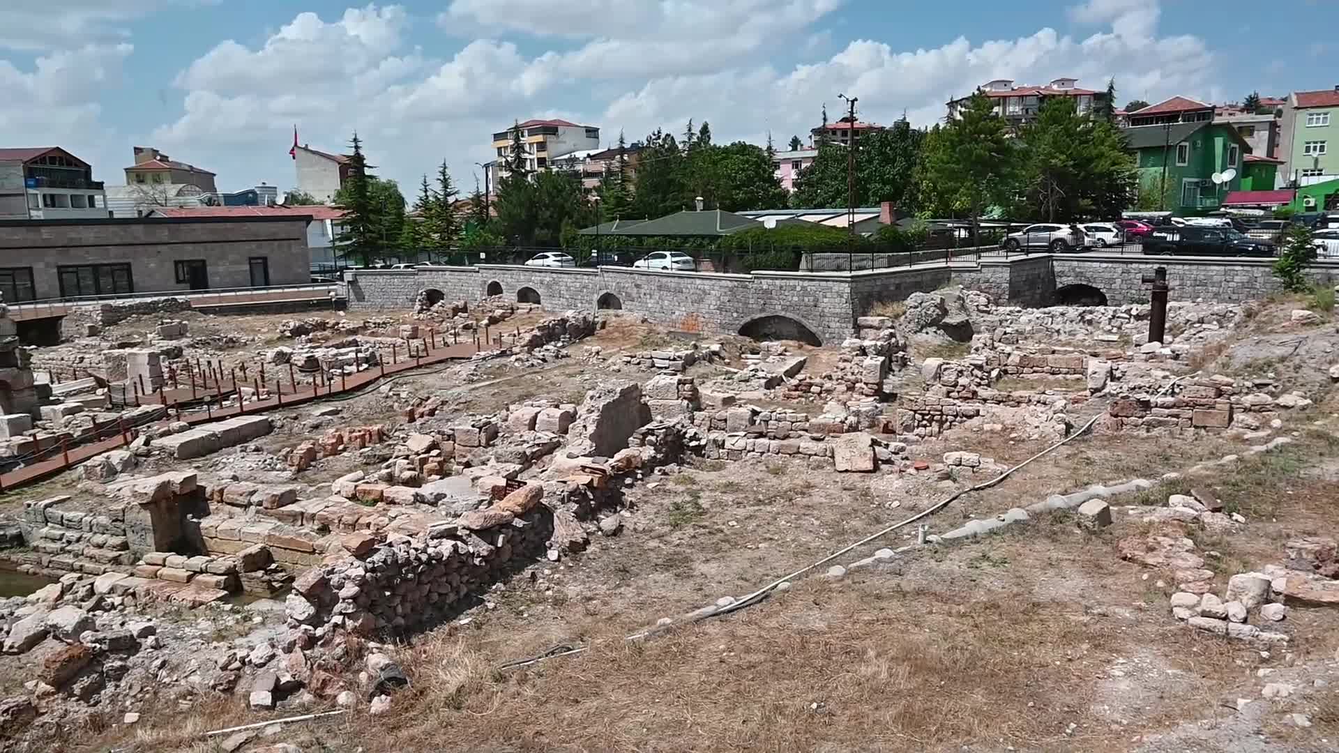 Yozgat’taki 2 bin yıllık tarihi Roma hamamı sıcak suya yeniden kavuştu