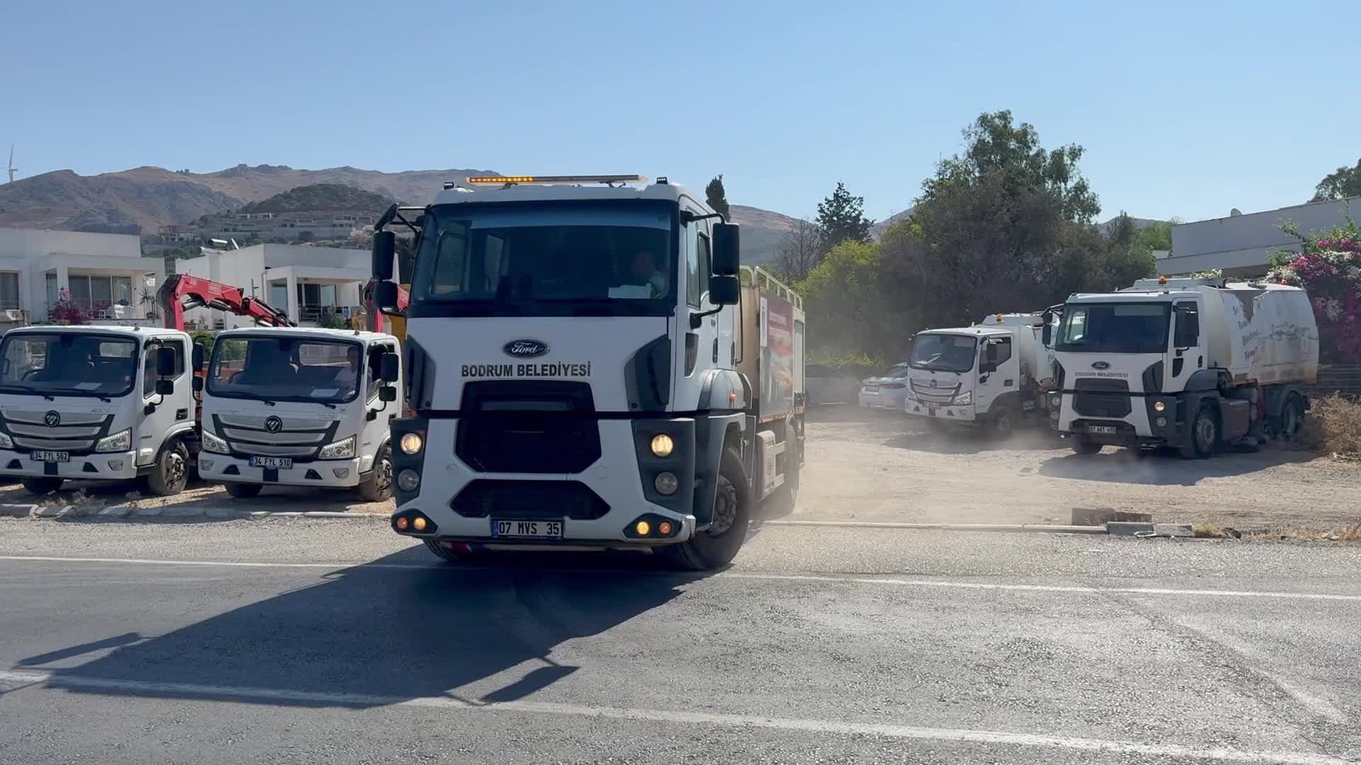 Bodrum Belediyesi’nin temizlik seferberliği Gümüşlük’te devam ediyor