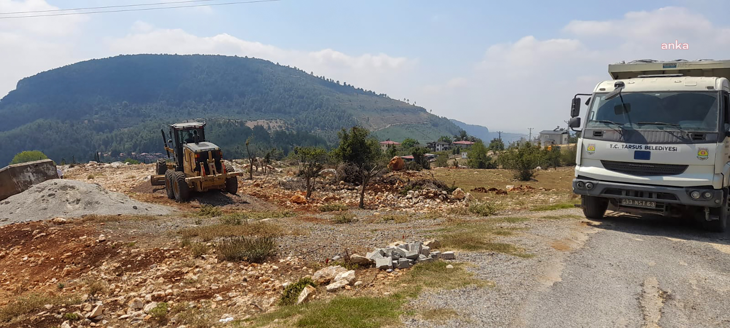 Tarsus’ta kırsal mahalle yolları yenileniyor