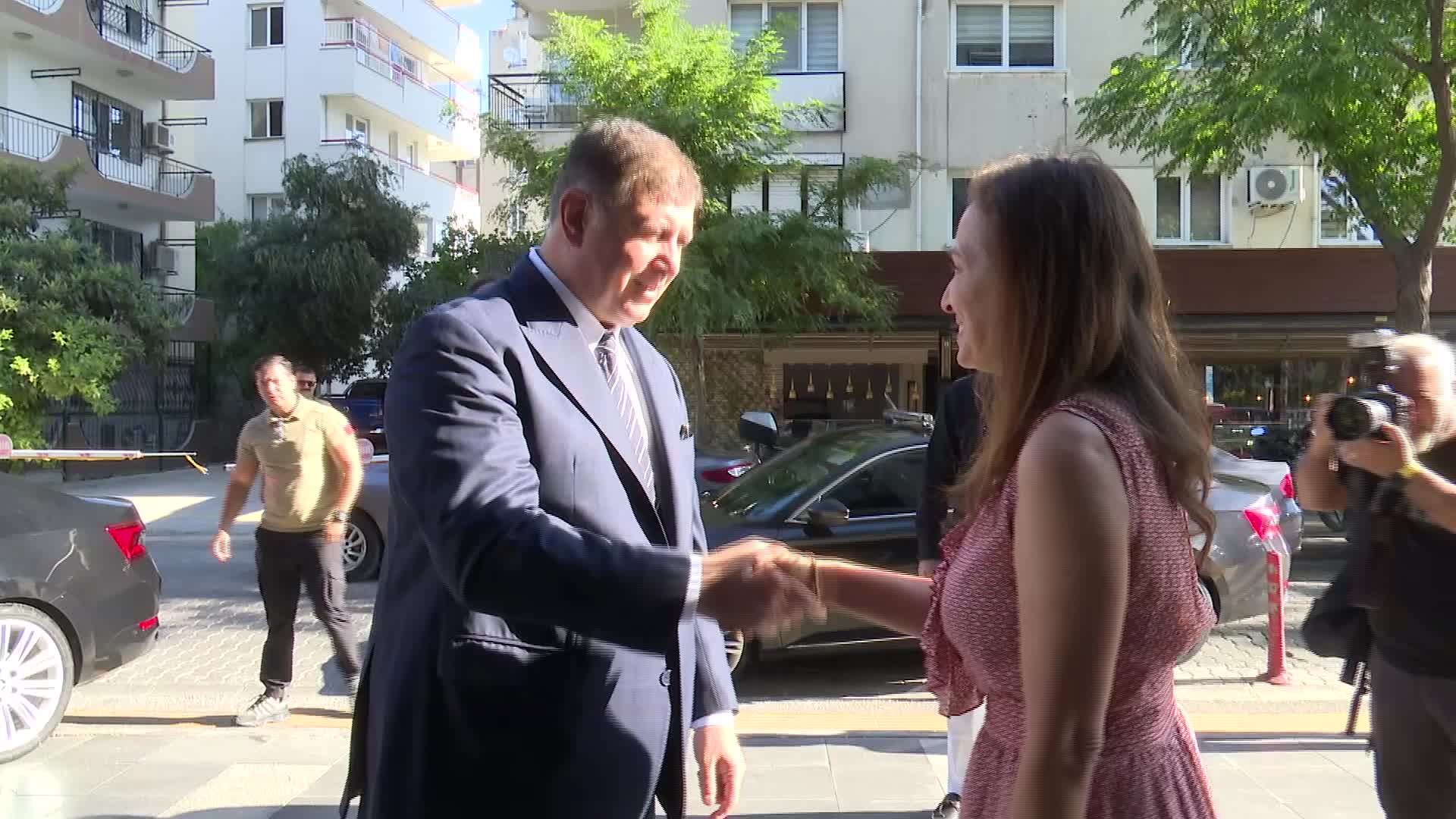 İzmir Büyükşehir Belediye Başkanı Tugay: “Karşıyaka İskelesi'nin yenilenmesi gündemimizde”