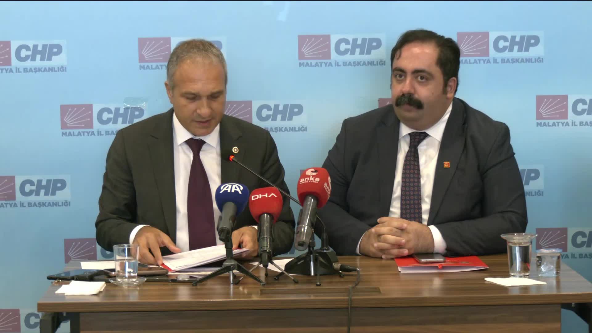 CHP heyeti, "Eğitim Buluşmaları" kapsamında Malatya'da... Özçağdaş, "22 yıl içerisinde eğitim yap boz tahtasına dönmüştür"