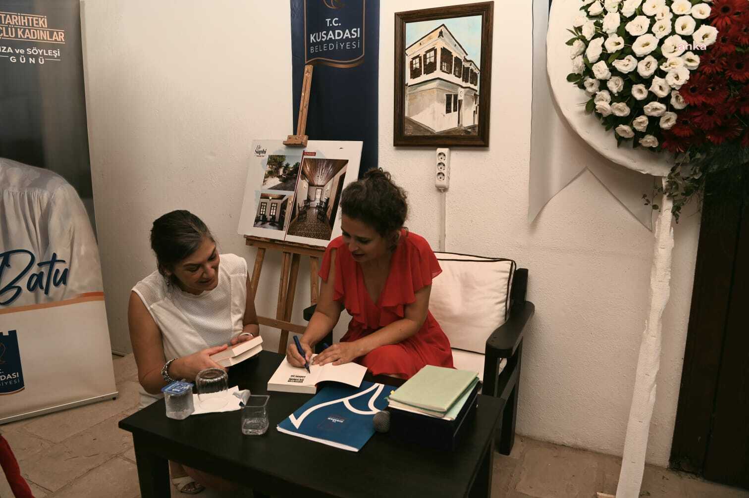 Tarihçi Pelin Batu, tarihteki güçlü kadınları Kuşadası’nda anlattı