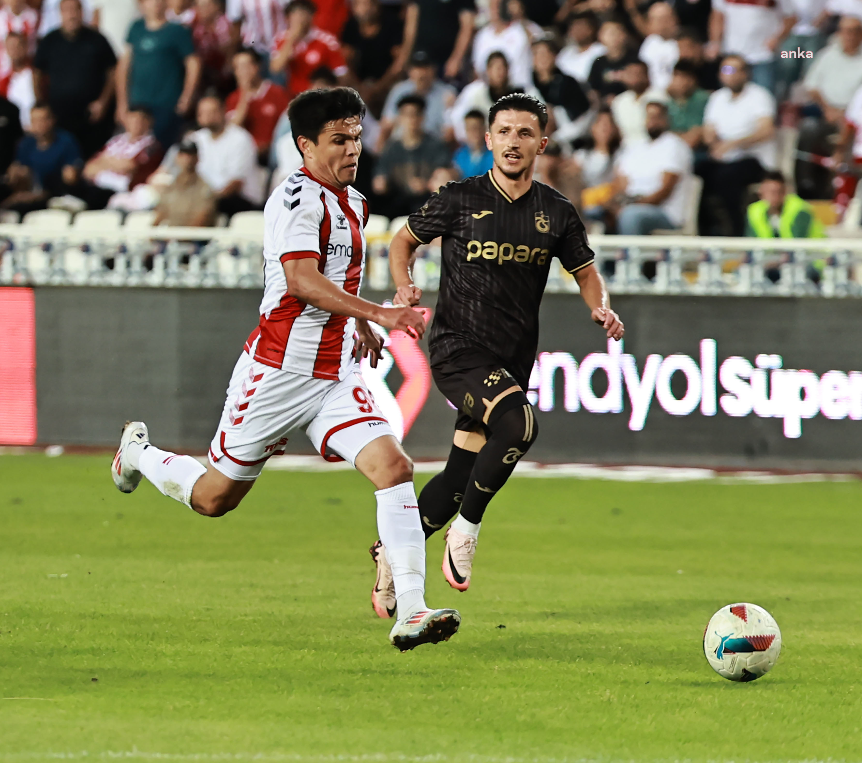 Sivasspor, sahasında Trabzonspor ile golsüz berabere kaldı