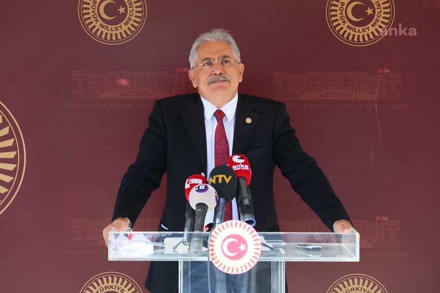 CHP’Lİ ÜNSAL: ŞEHİR HASTANELERİNDEKİ USULSÜZLÜKLER ALDI BAŞINI GİDİYOR
