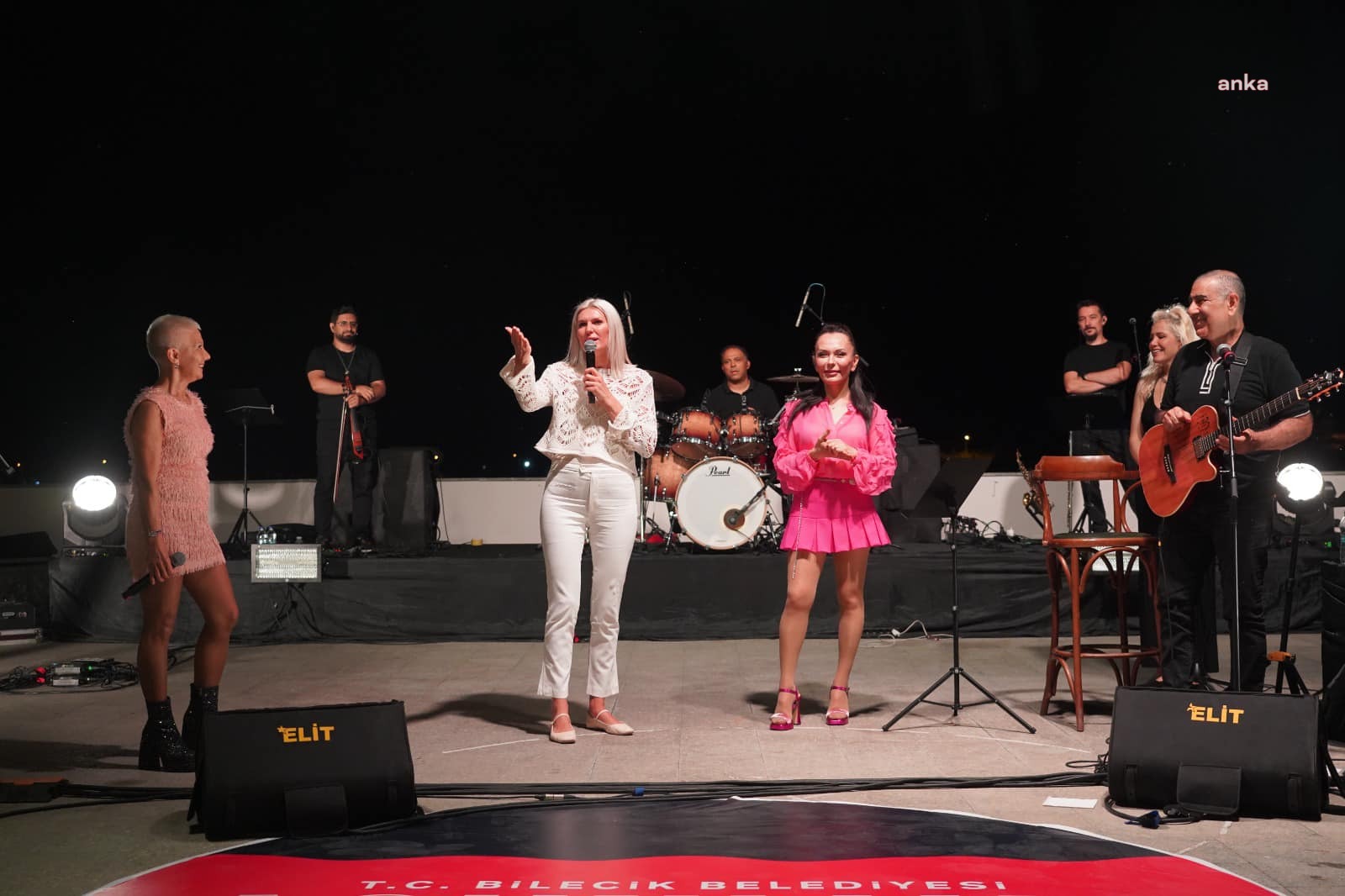 Bilecik Belediyesi'nin düzenlediği açık hava konserleri devam ediyor