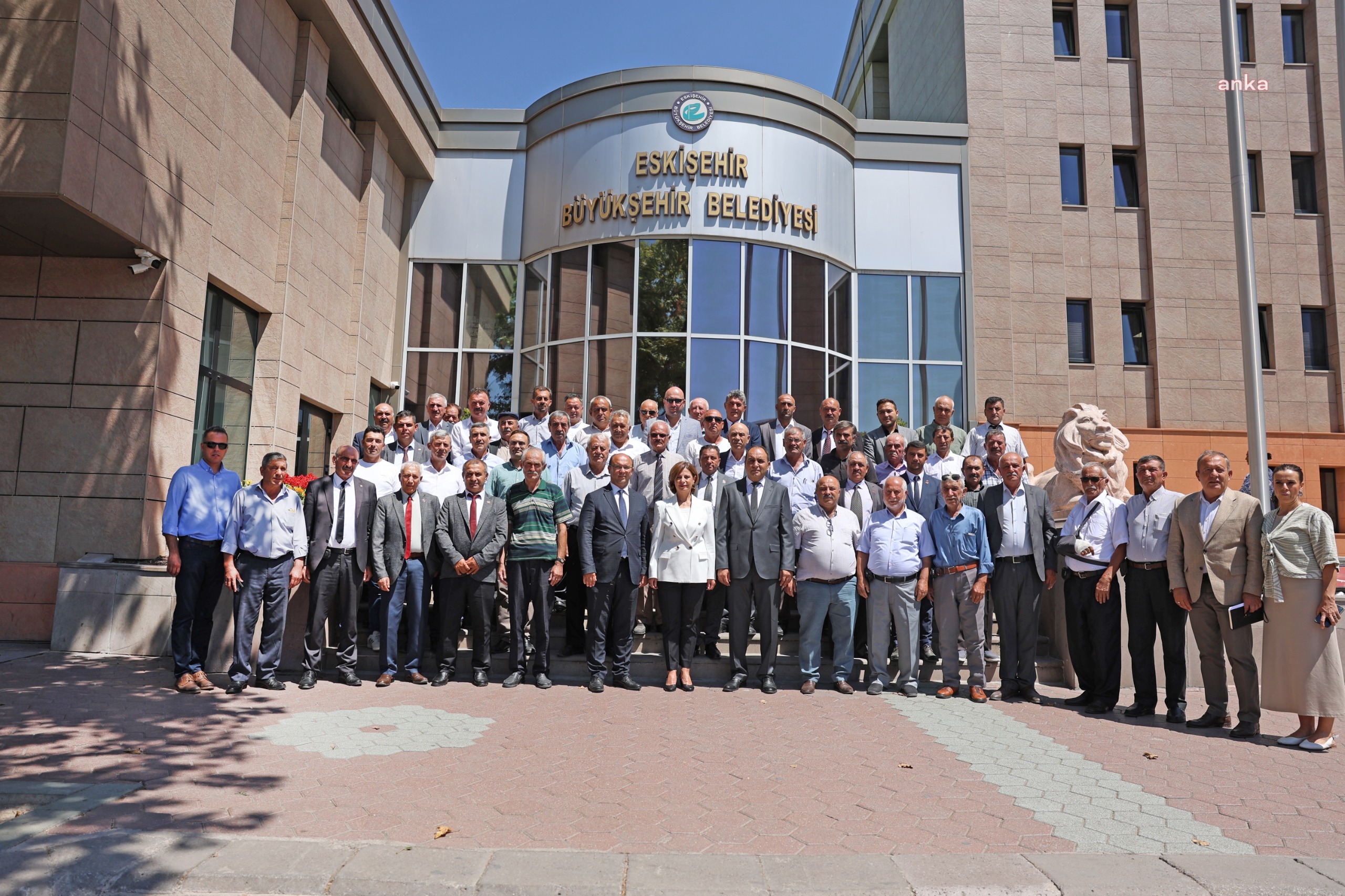 Eskişehir Büyükşehir Belediye Başkanı Ünlüce, Seyitgazi muhtarlarıyla bir araya geldi
