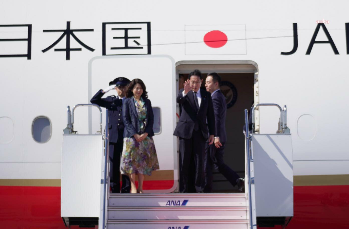 Yolsuzluk iddialarından sonra destek kaybeden Japonya Başbakanı Kishida aday olmayacağını açıkladı
