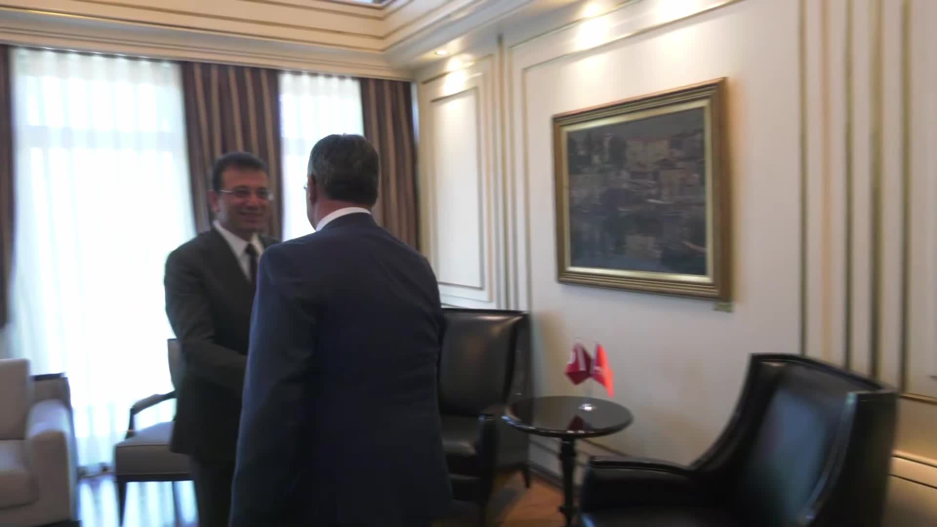 İmamoğlu, olimpiyatlardan madalya ile dönen İBB Spor Kulübü sporcularını ağırladı: “2036 Olimpiyatları’nın provasını inşallah Avrupa Oyunları’nda birlikte yaparız”