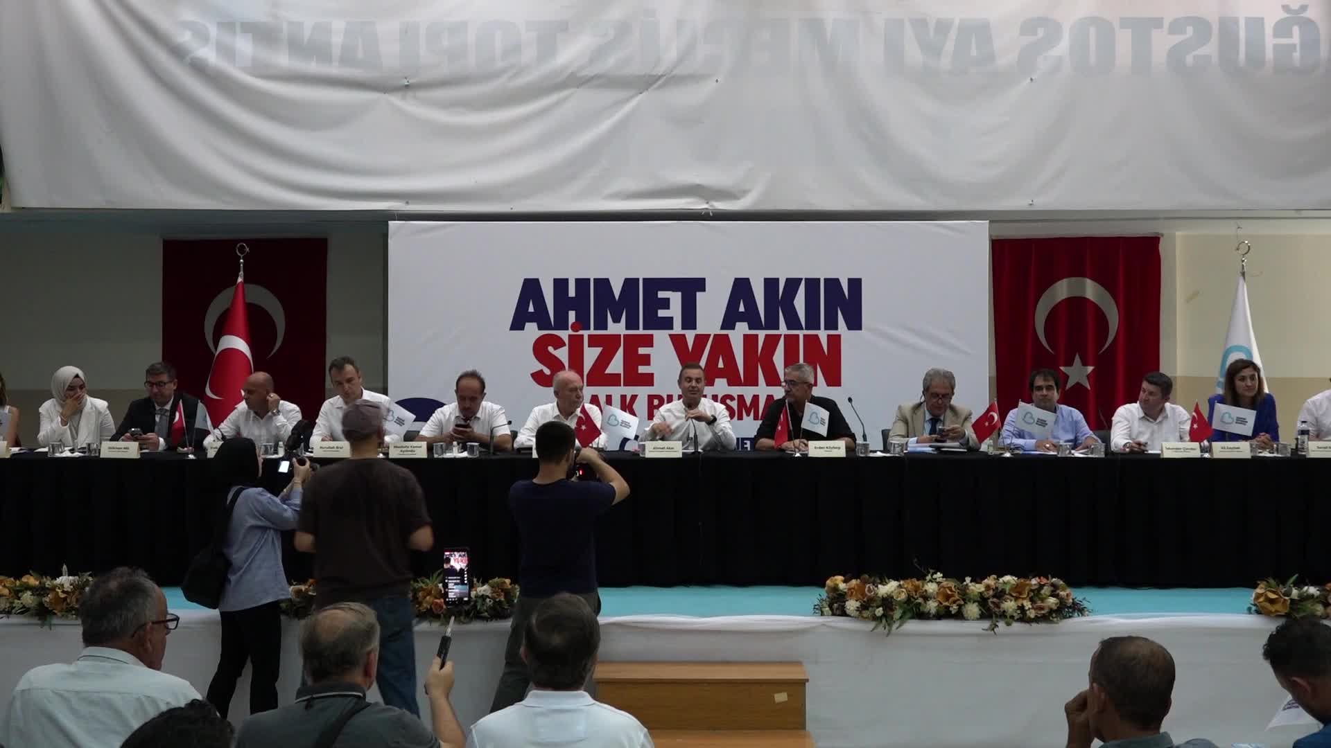 Balıkesir Büyükşehir Belediye Başkanı Akın, Dursunbey’de vatandaşlarla buluştu