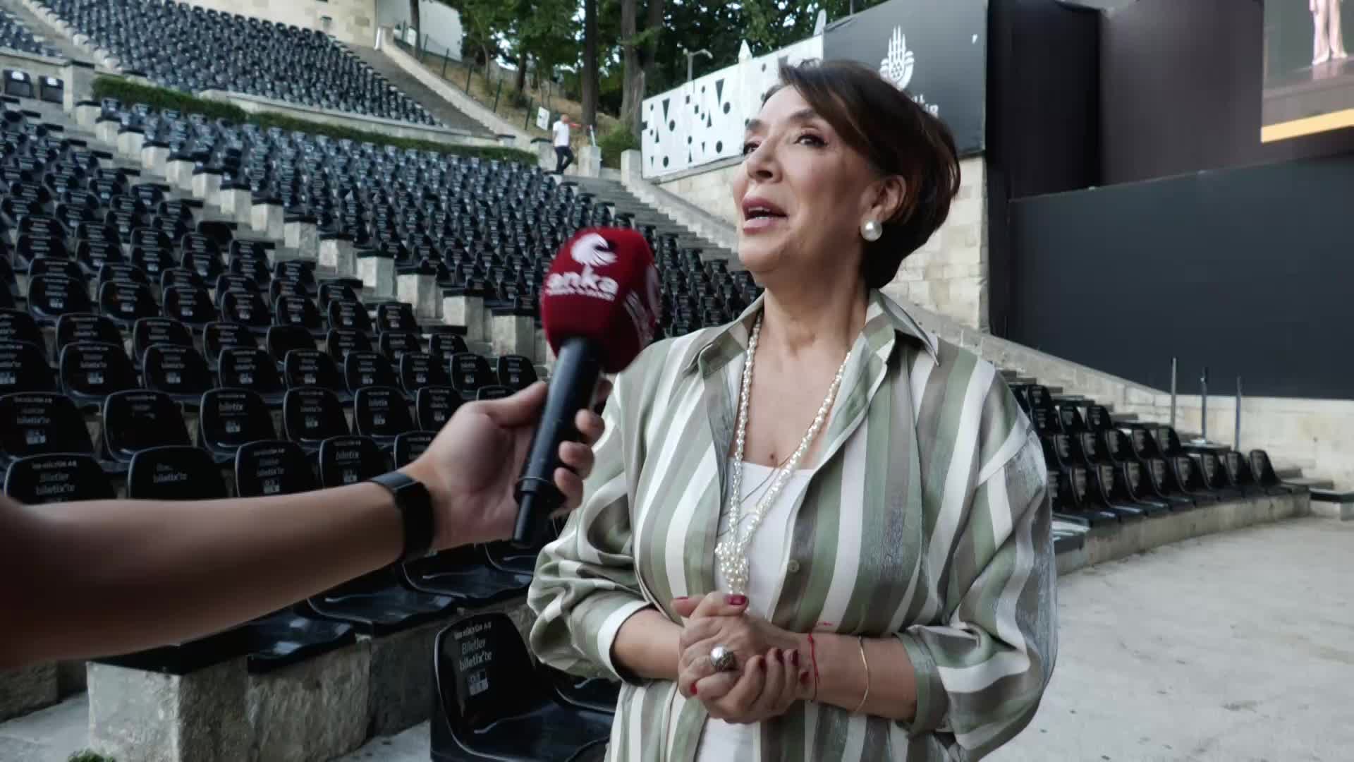 Şehir Tiyatroları oyunları Harbiye Açıkhava’da... Ayşegül İşsever: “Keyifli bir sezon bizi bekliyor. Seyircilerimize sürprizlerimiz var”