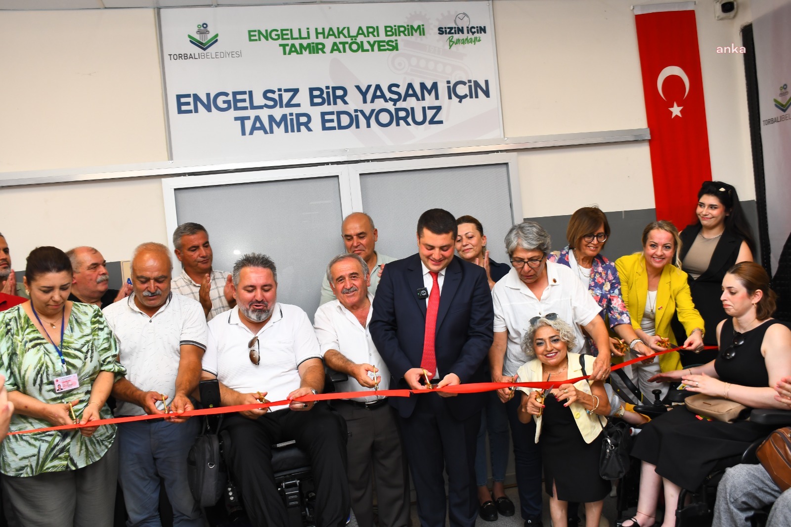 Torbalı Belediyesi, engelli araçları tamir atölyesi açtı
