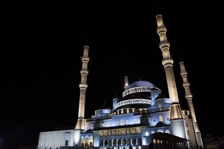 ÜLKE GENELİNDE KORONAVİRÜSE KARŞI DUA EDİLECEK