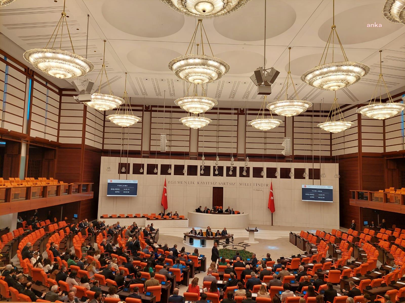 TBMM'nin olağanüstü toplantısı..  Ahmet Şık ve Alpay Özalan’a kınama cezası verildi