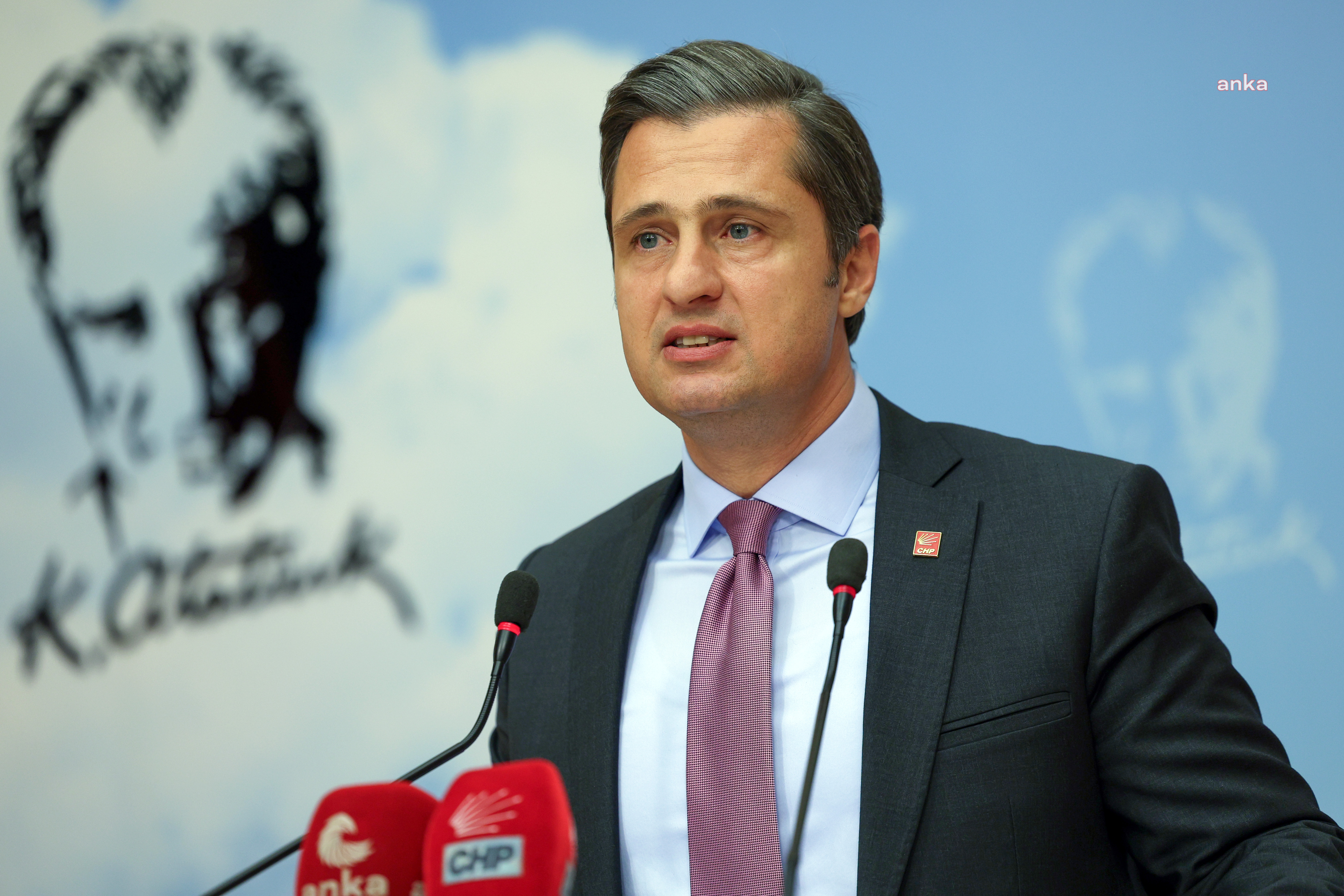 Deniz Yücel: "TBMM'ye hiç yakışmayan iki AKP'li vekil, parlamento üyesi gibi değil, tetikçi, sokak çetesi üyesi gibi davrandı"