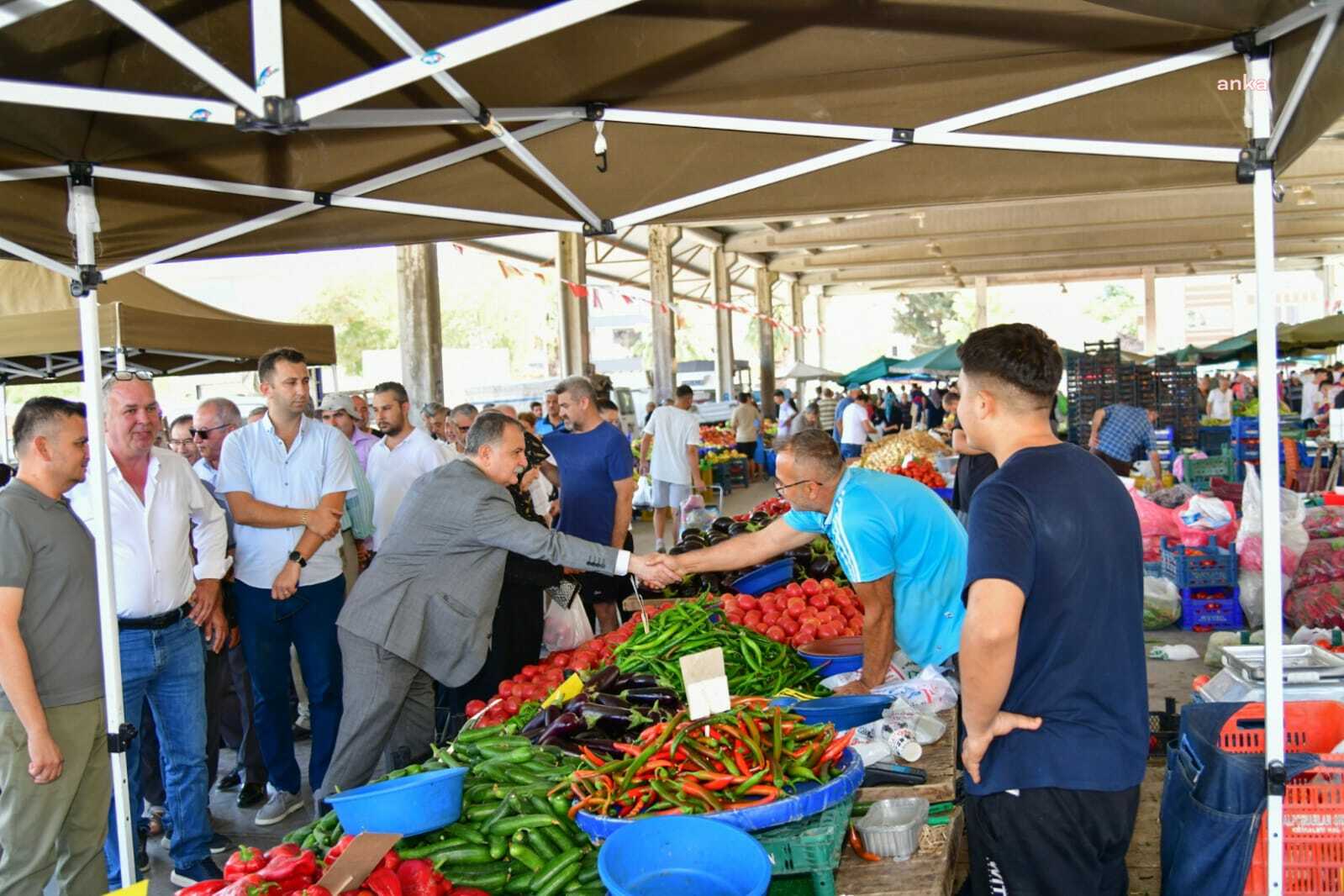 Yunusemre Belediye Başkanı Balaban, Muradiye Pazaryeri'ni ziyaret etti