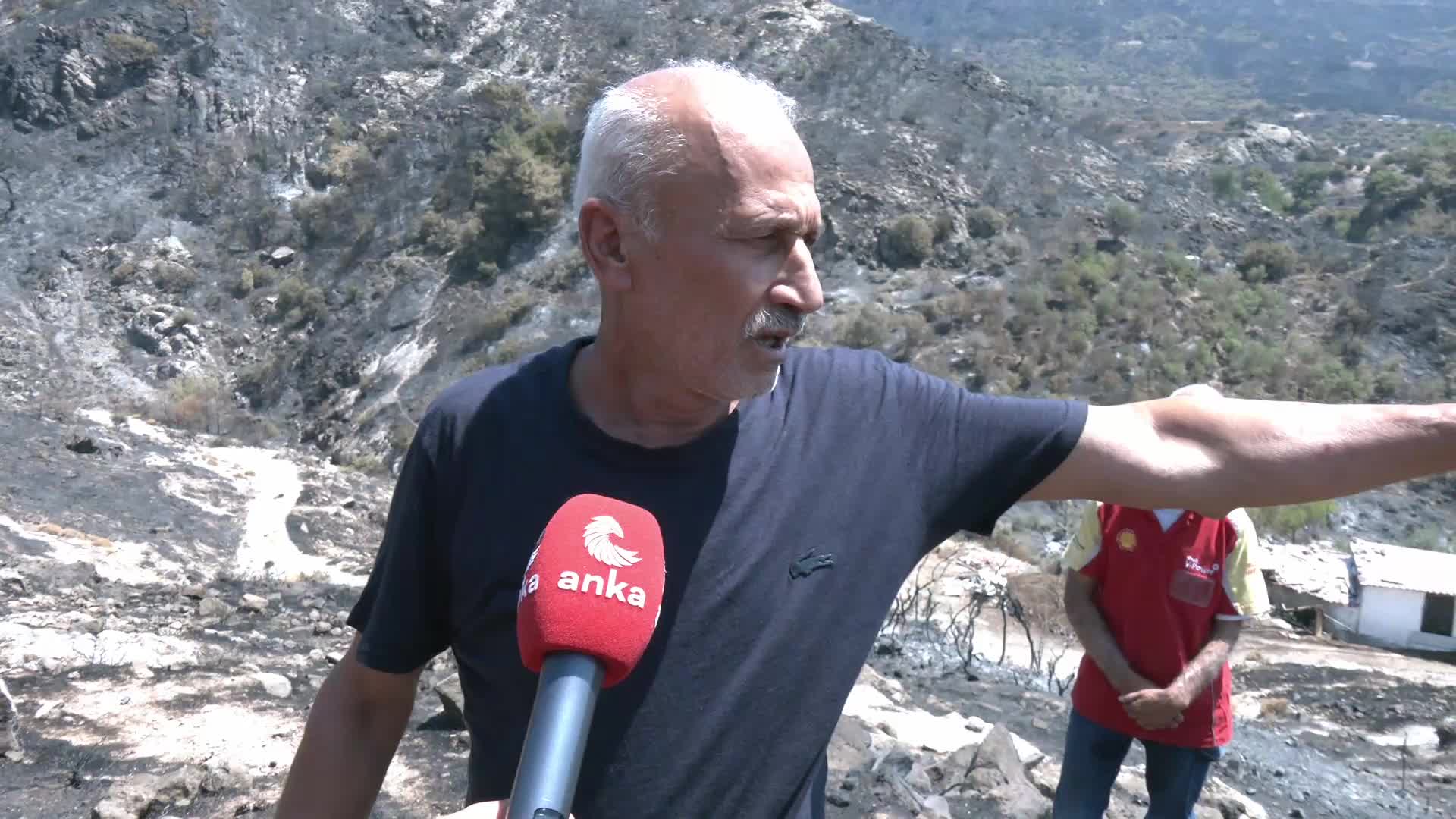 İzmir Karşıyaka’da çıkan yangında evlerini, hayvanlarını kaybeden köylüler yardım bekliyor