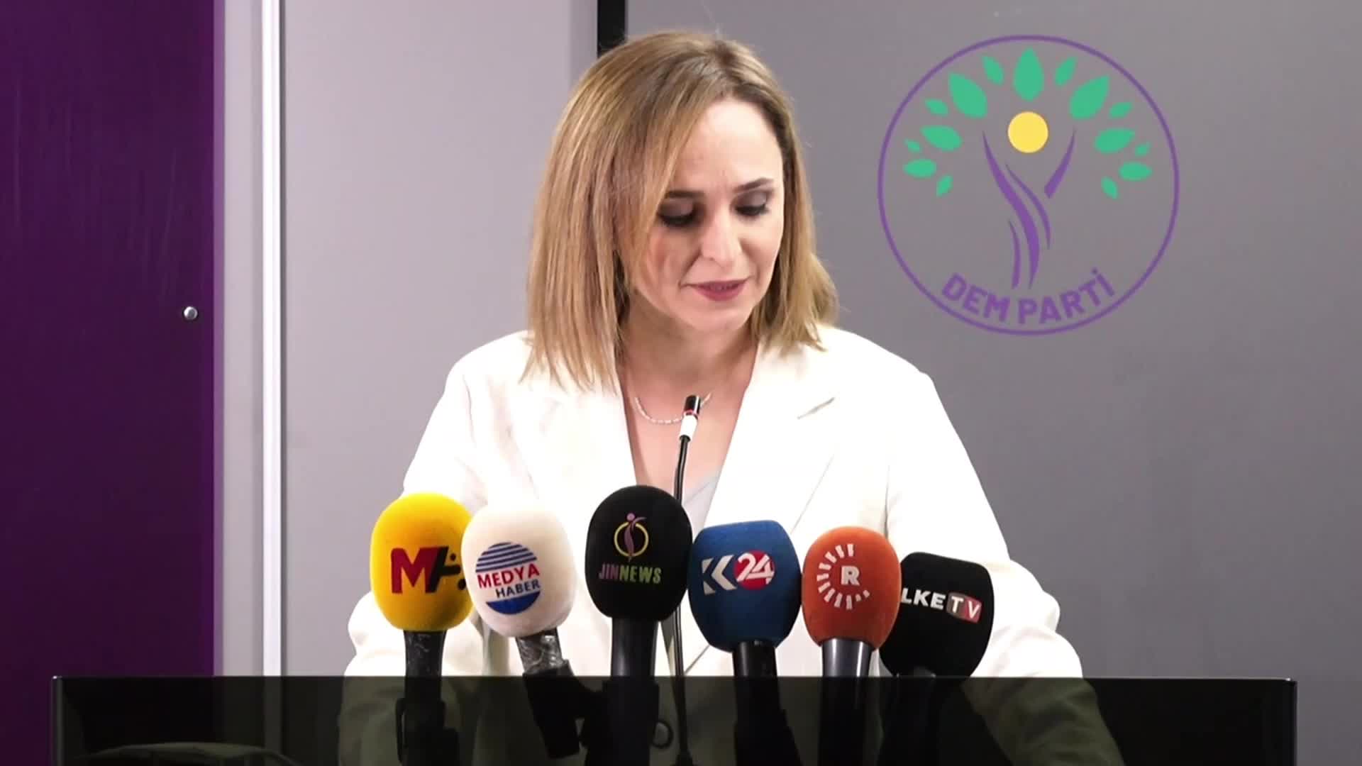 DEM Parti Sözcüsü Ayşegül Doğan: ''Yangınlar nedeniyle Kürtleri hedef gösterenler hakkında suç duyurusunda bulunduk''