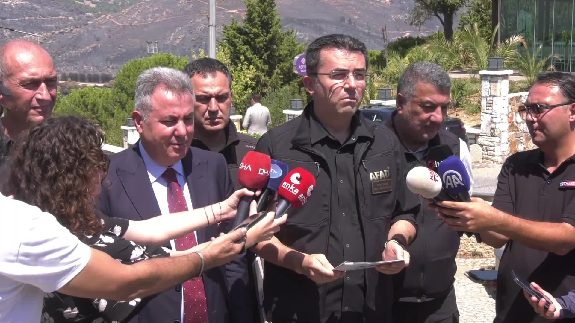 AFAD Başkanı Memiş’ten yangın raporu: "142 yapı yangınlardan etkilendi, 4 bin 700 kişi tahliye edildi"