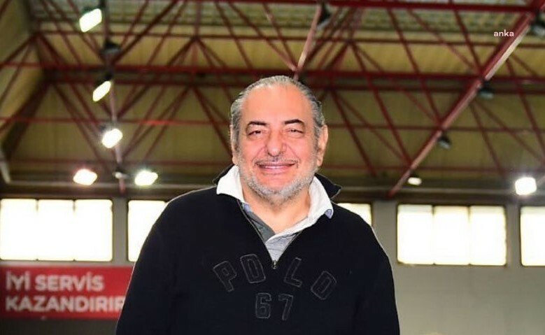 Merdivenlerden düşen gazeteci Reha Muhtar hastaneye kaldırıldı