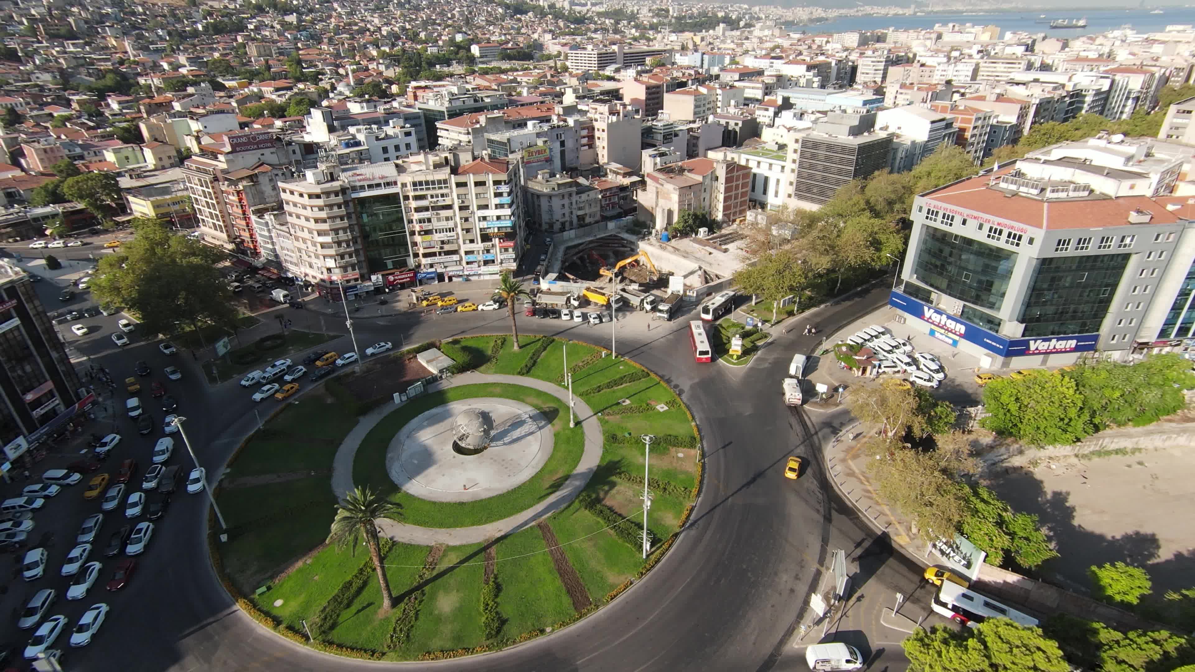 İzmir Büyükşehir Belediyesi'nden yılların çıkmazı Basmane Çukuru için yeni öneri