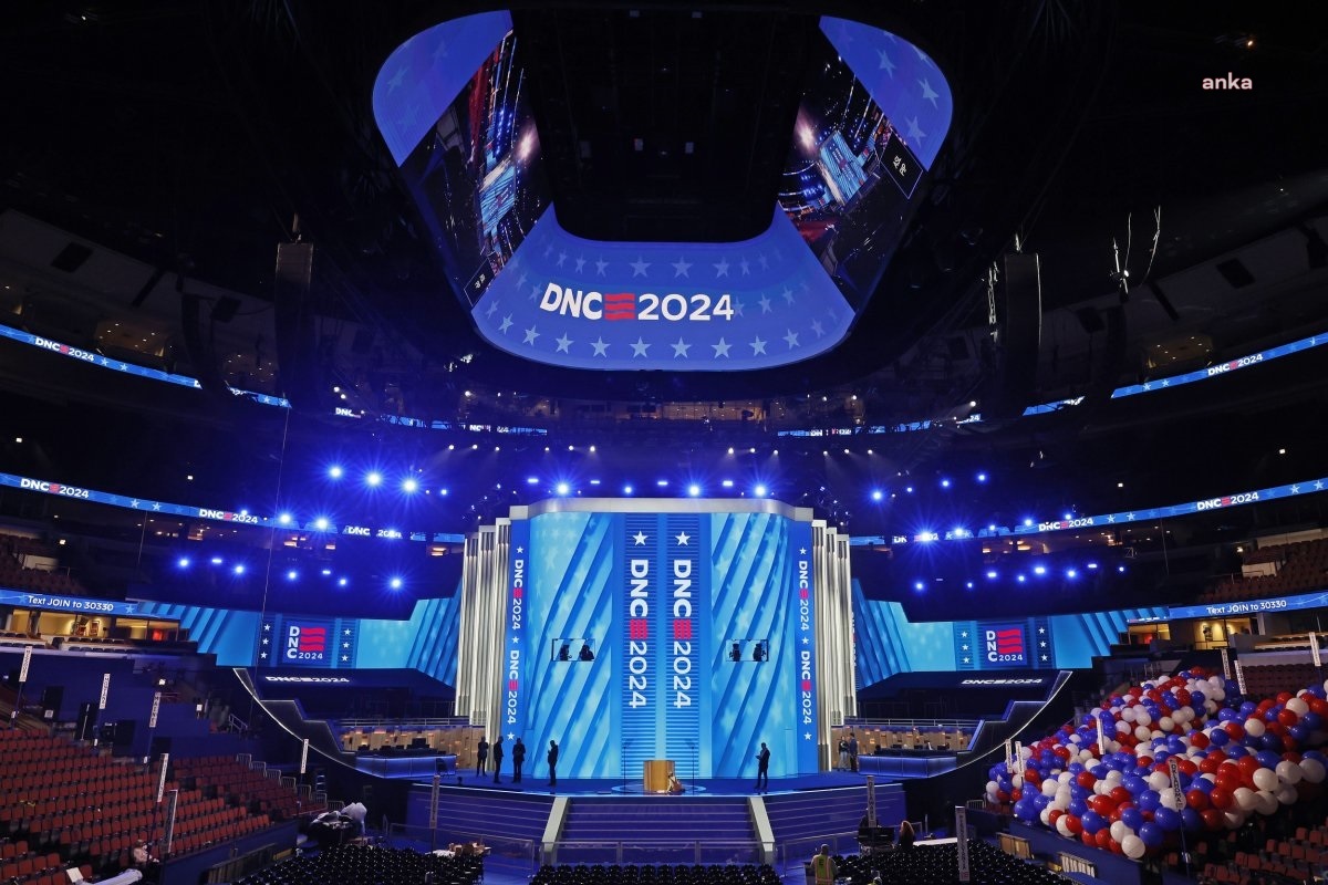 Biden, Demokratların Ulusal Kongresi’nde veda konuşması yaptı. Hilary Clinton, Kamala Harris’in ‘cam tavanları’ yıkabileceğini söyledi