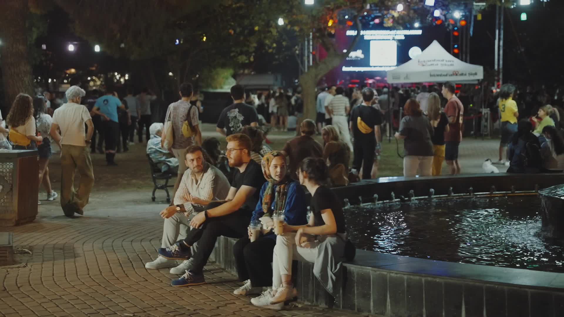 Habitat Live konserlerinin biletleri yeni doğan, gıda destek ve sokak hayvanlarıyla dayanışma paketine dönüşüyor