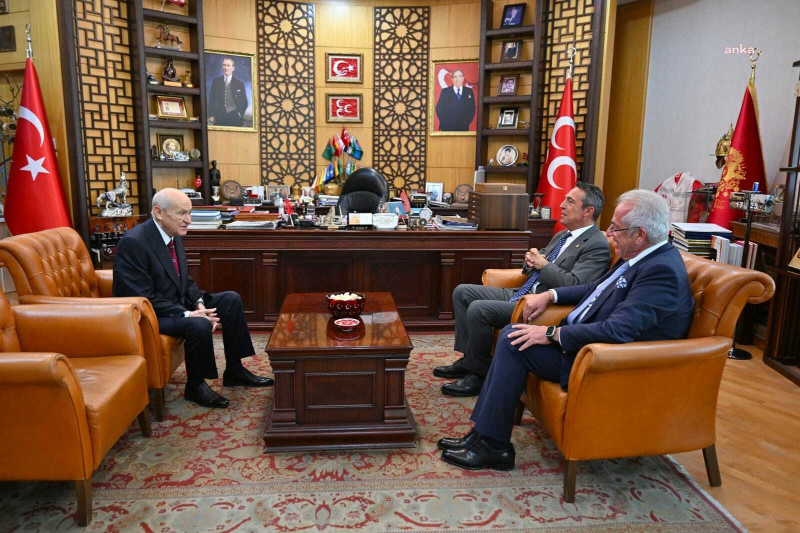 Bahçeli'den ''17-25 Aralık'' açıklaması: "FETÖ'nün ne 15 Temmuz silahlı kalkışmasını ne de 17-25 Aralık kumpasını gündemimizden çıkarmak mümkün değildir"