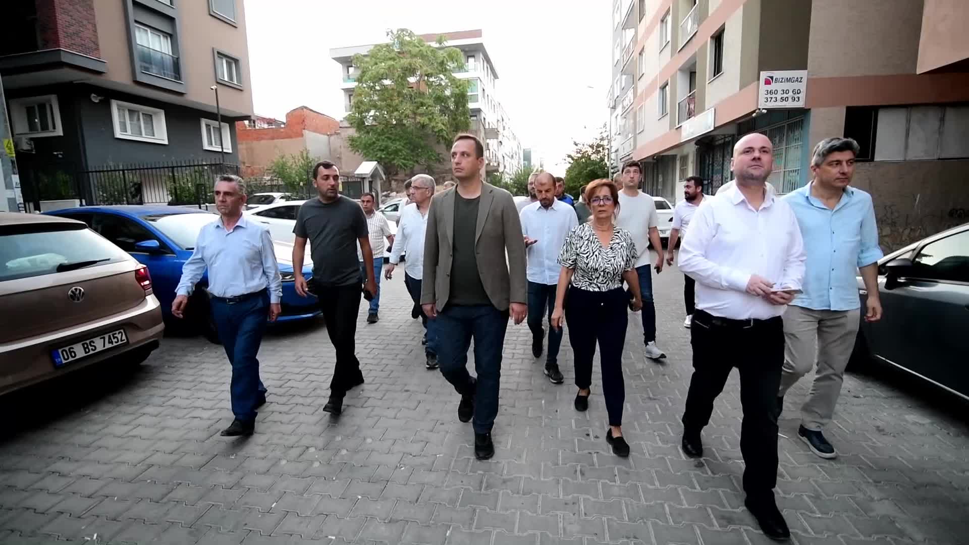 Bornova Belediye Başkanı Eşki, güne Erzene Mahallesi'nde başladı