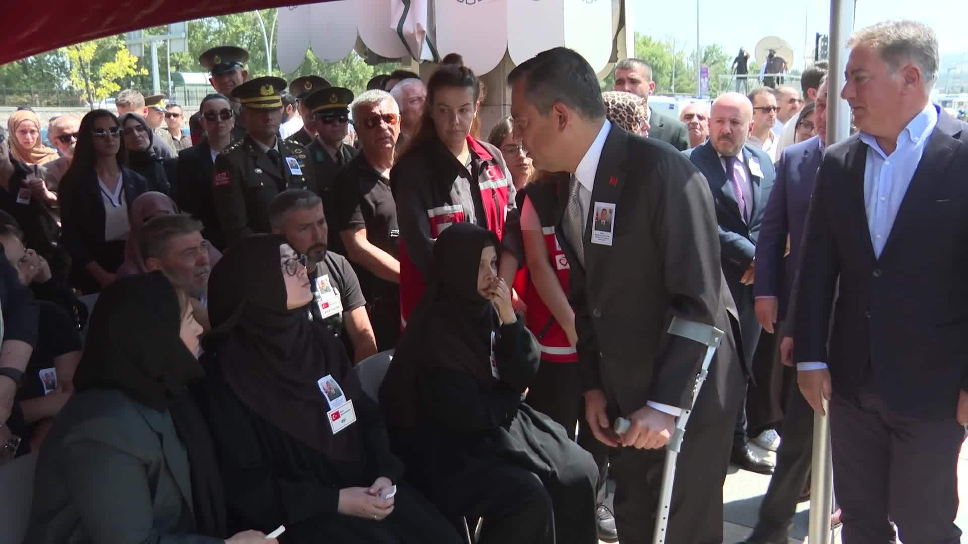 Özgür Özel, Piyade Uzman Çavuş Muhammed Emin Önk’ün cenaze törenine katıldı