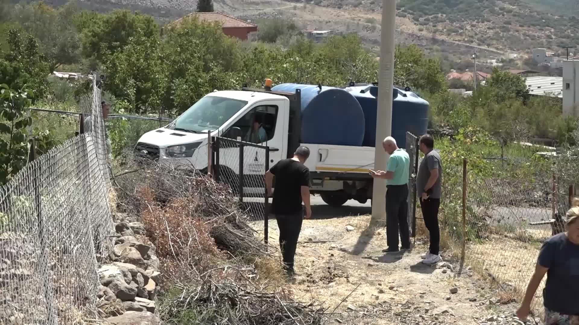İzmir Büyükşehir Belediyesi'nden Doğançay Mahallesi'nde yangında etkilenen bahçeler için su ve tank desteği