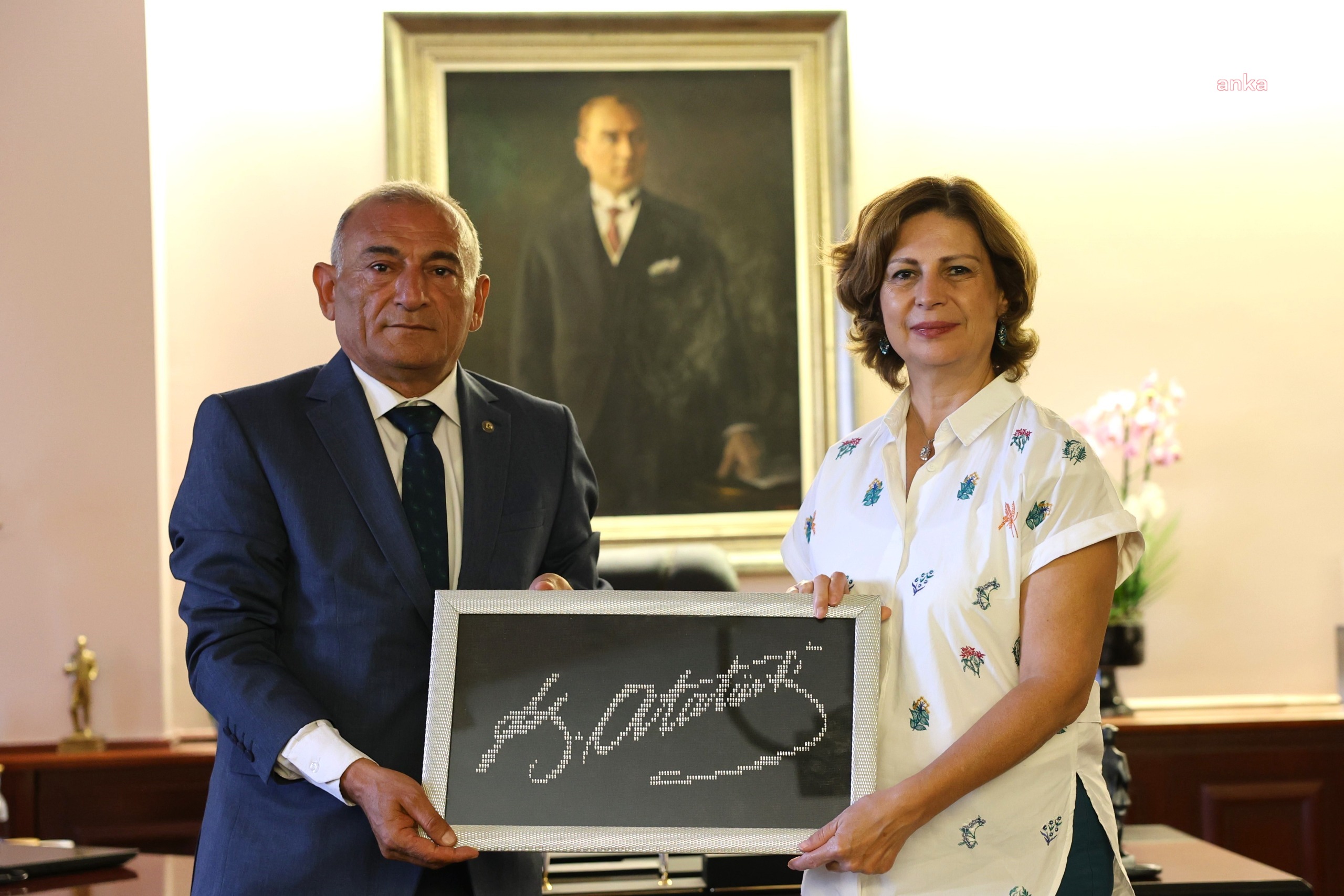 İlçe belediye başkanlarından Eskişehir Büyükşehir Belediye Başkanı Ünlüce’ye ziyaret